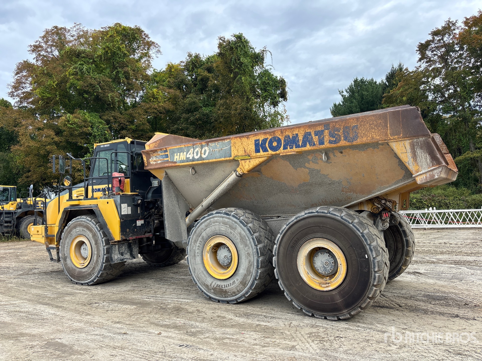 2016 Komatsu HM400-5