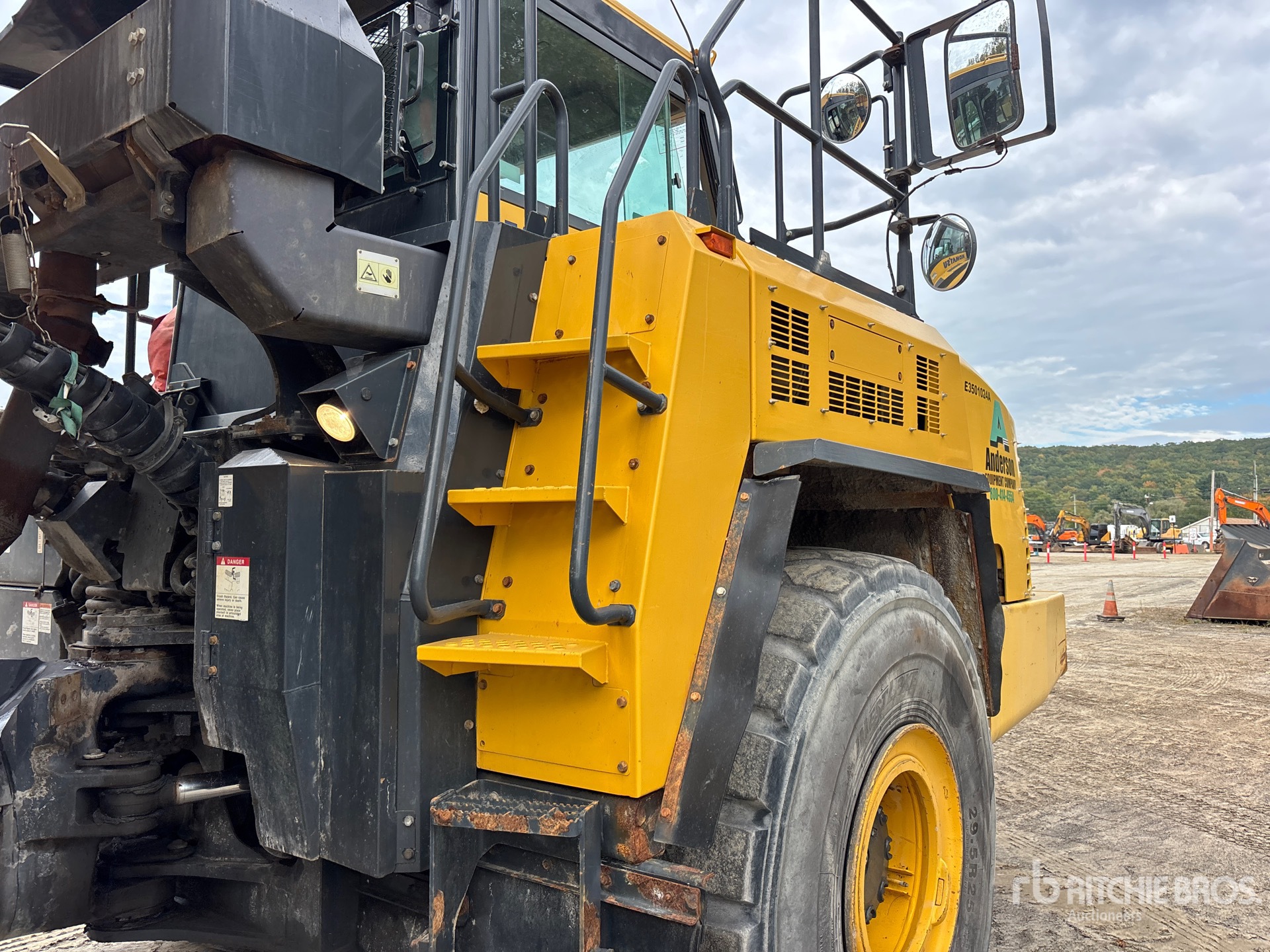 2016 Komatsu HM400-5