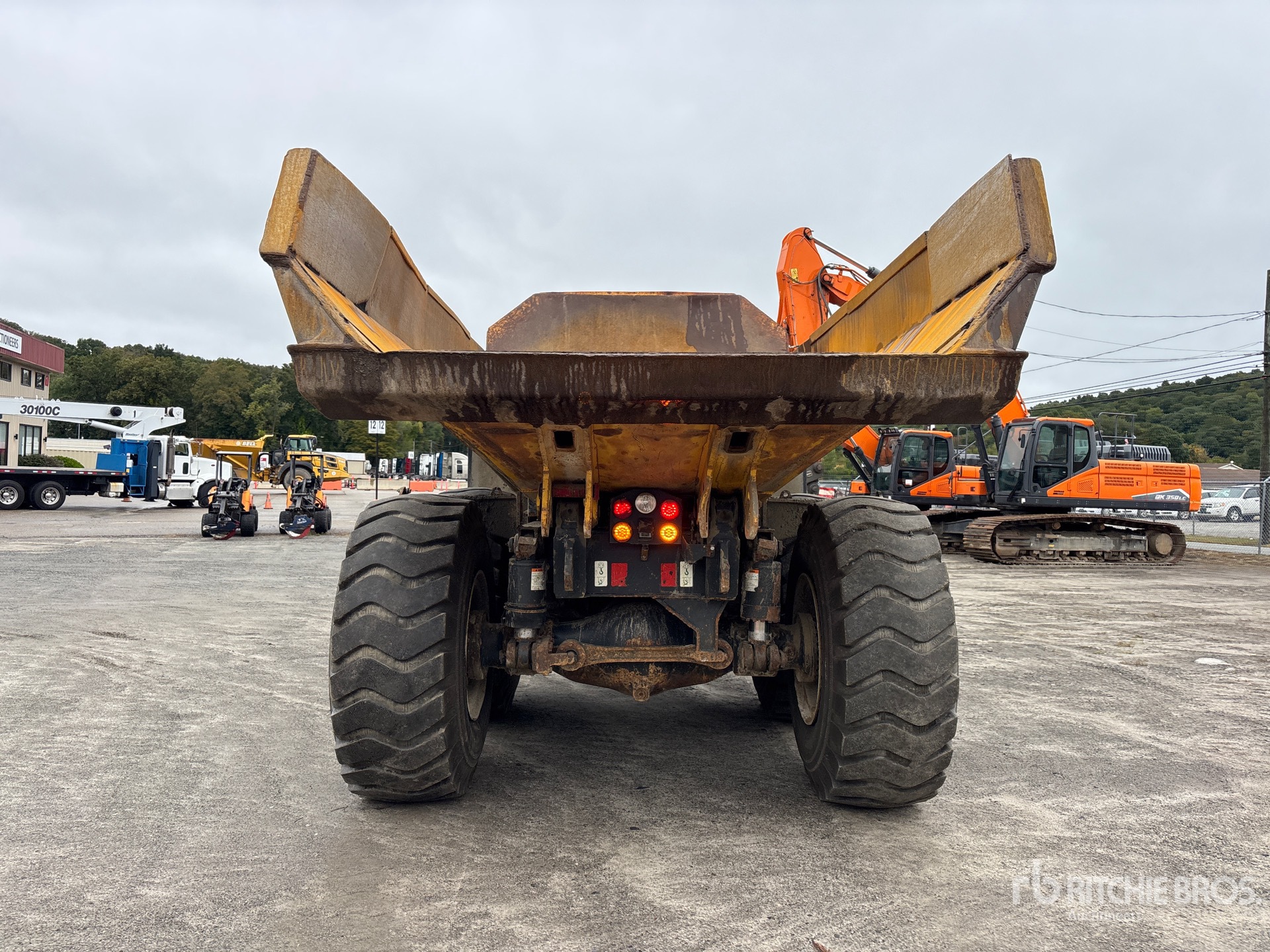 2014 Komatsu HM300-3
