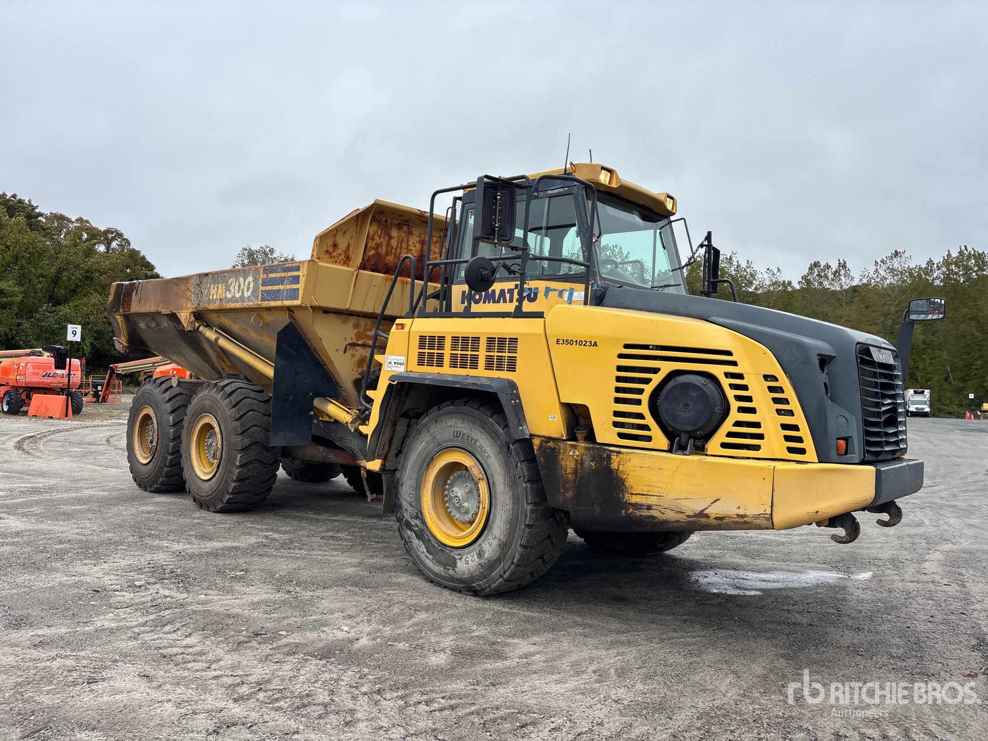 2014 Komatsu HM300-3