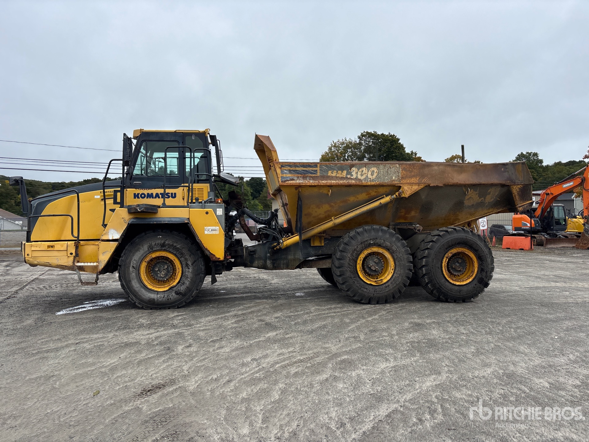 2014 Komatsu HM300-3