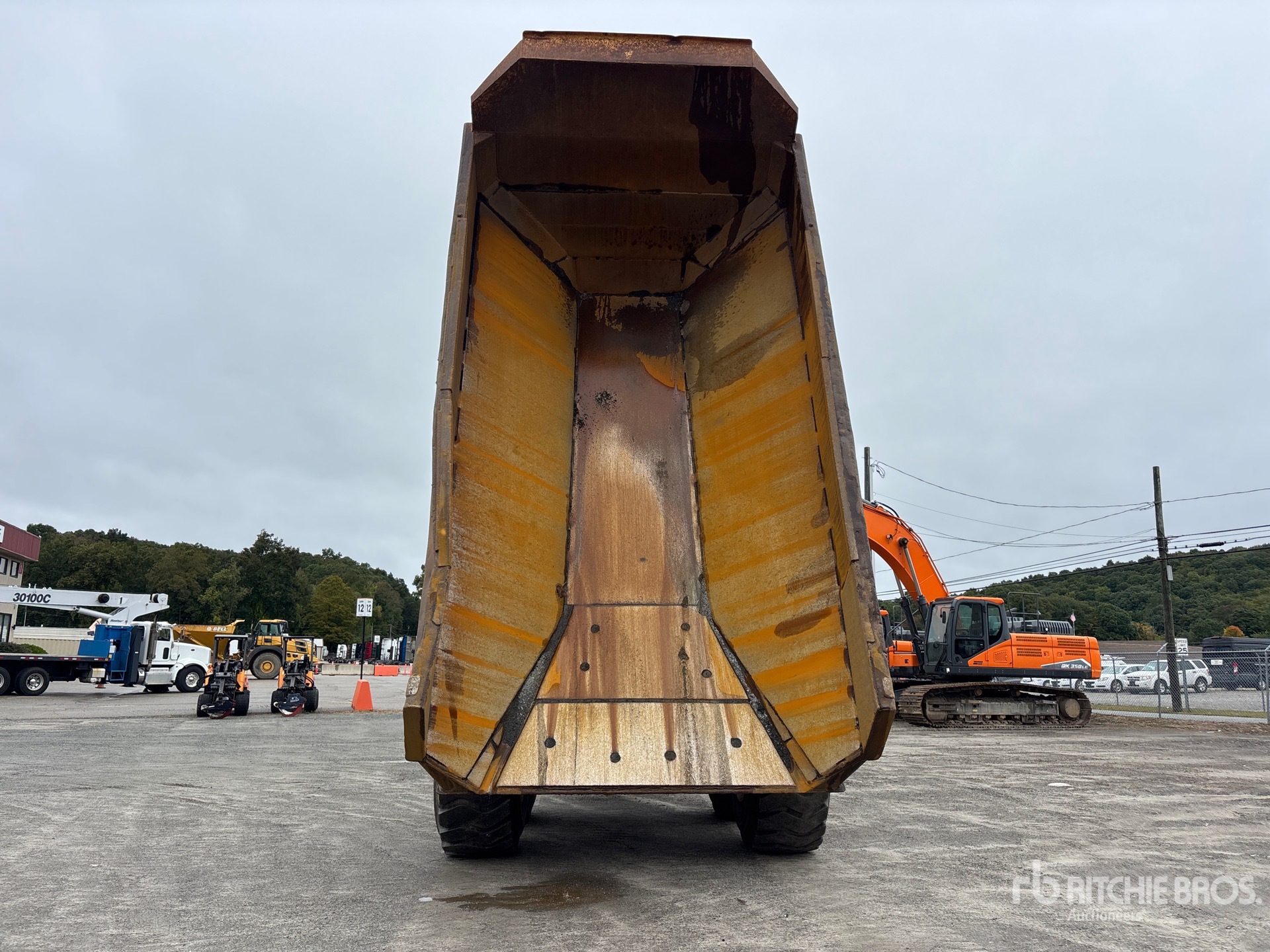 2014 Komatsu HM300-3