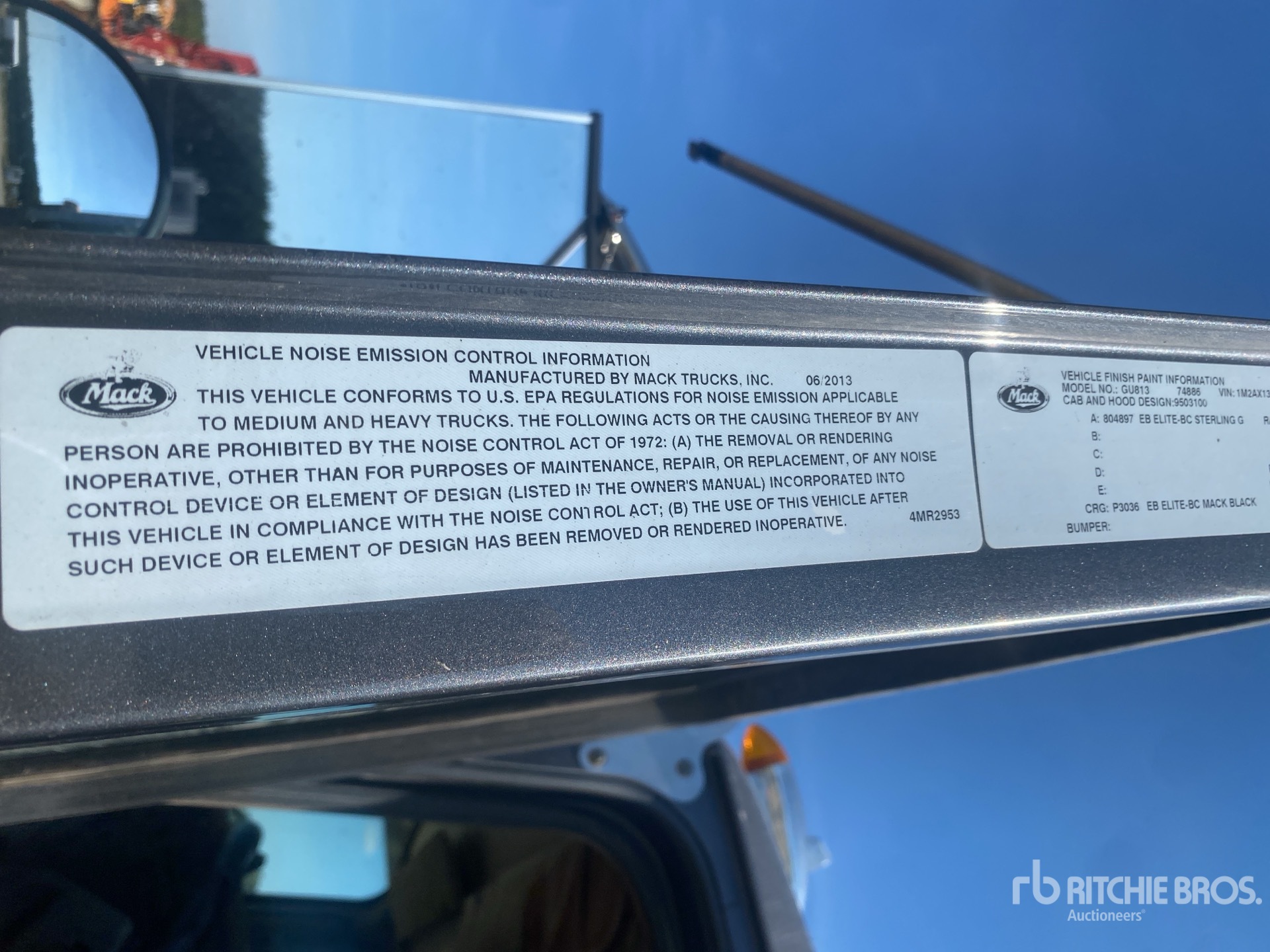 2014 Mack GU813