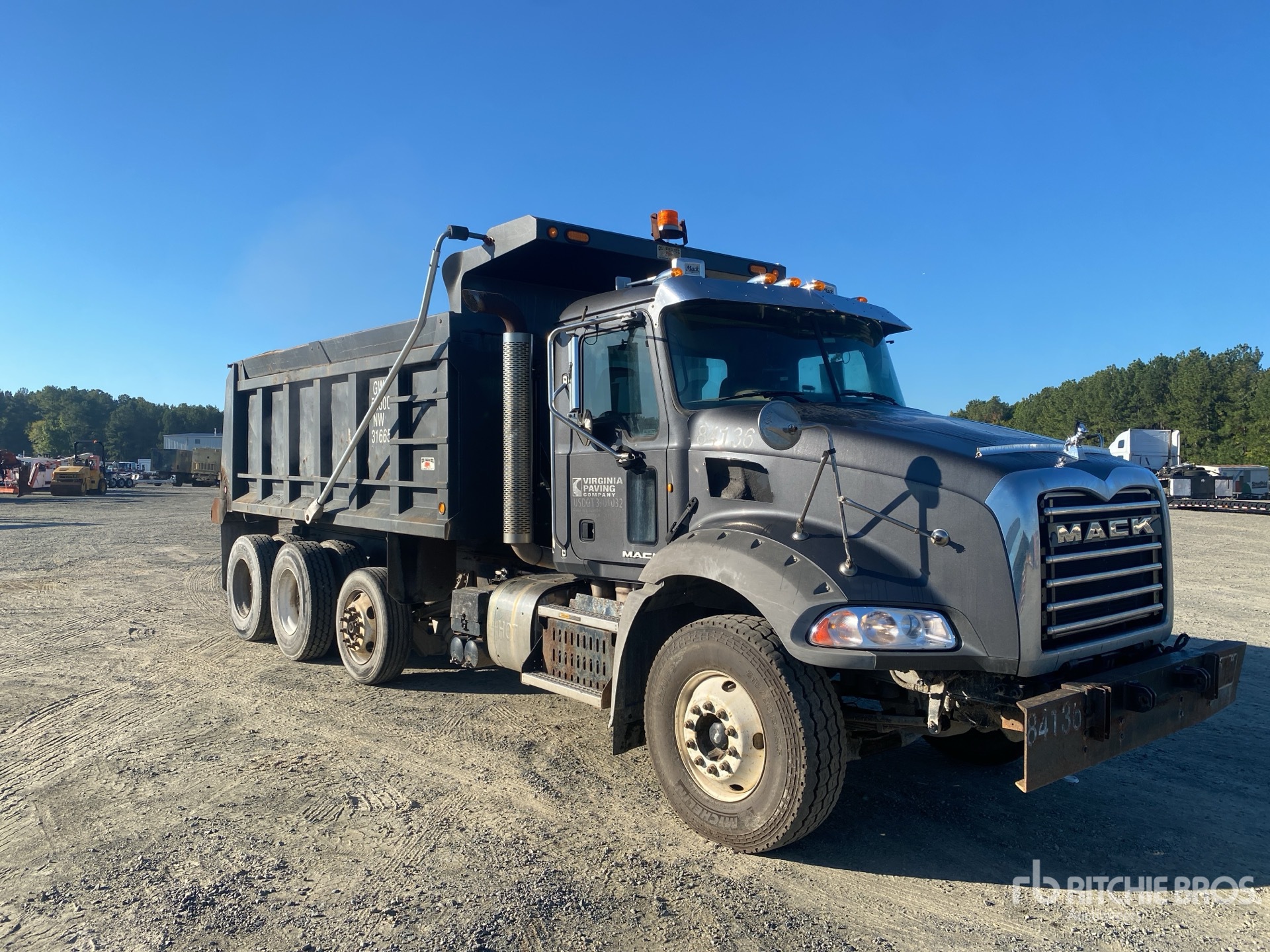 2014 Mack GU813