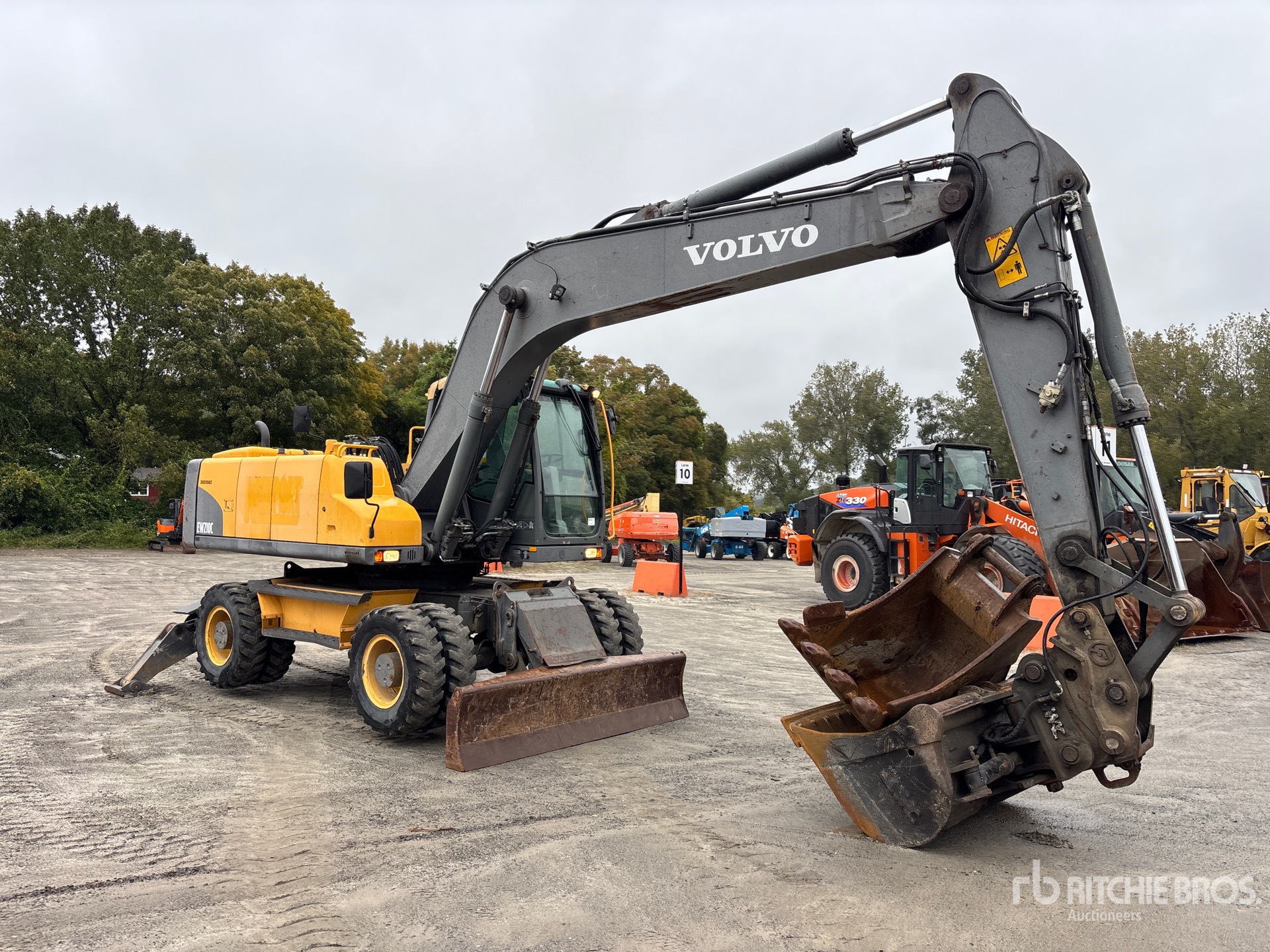 2010 Volvo EC210LC