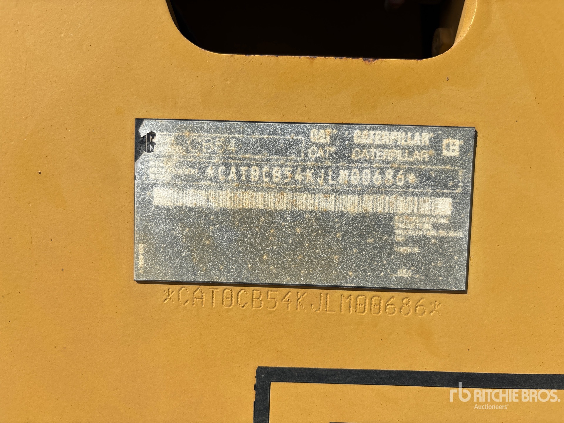 2012 Caterpillar CB54