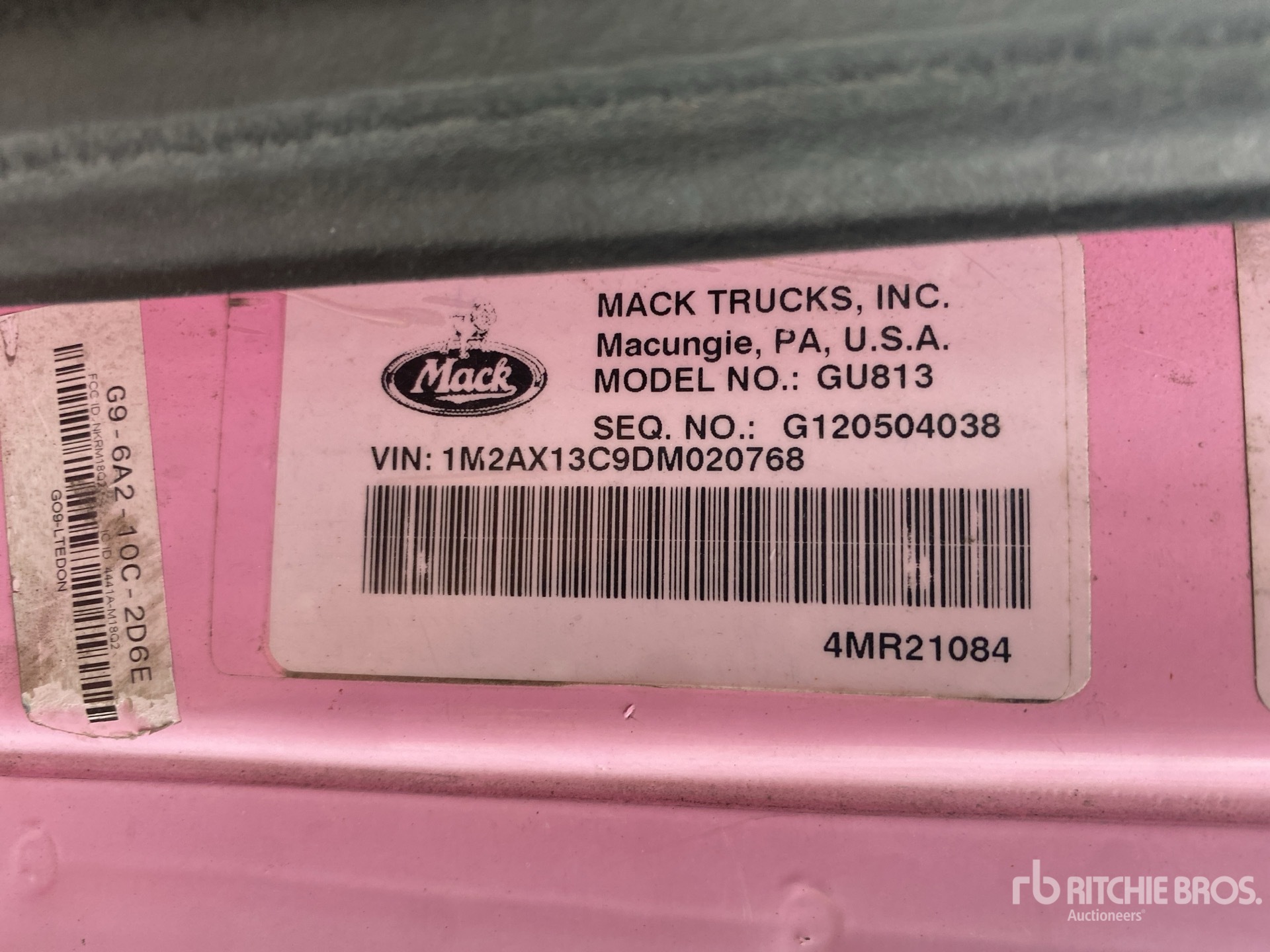 2013 Mack GU813