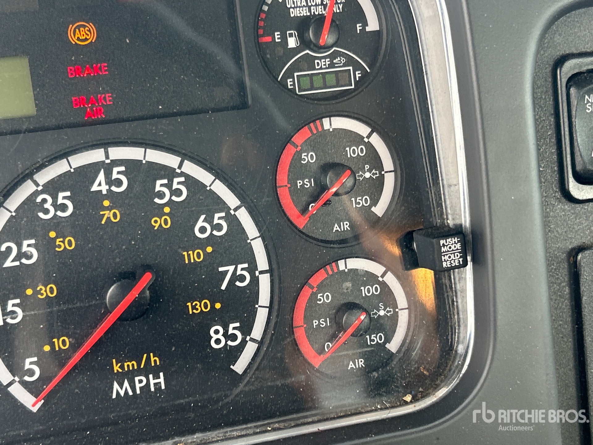 2014 Freightliner M2 106