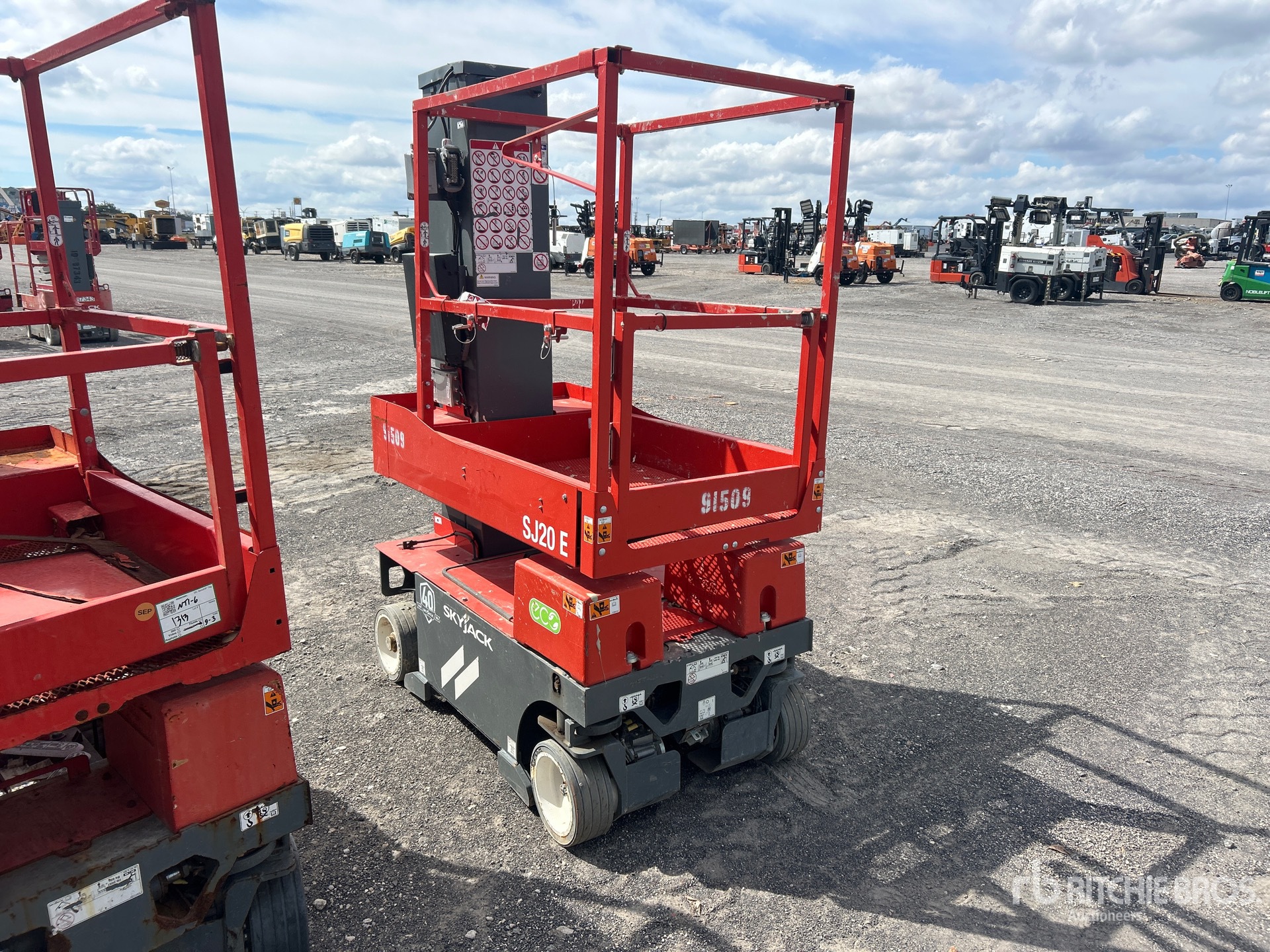 2025 Skyjack SJ20E