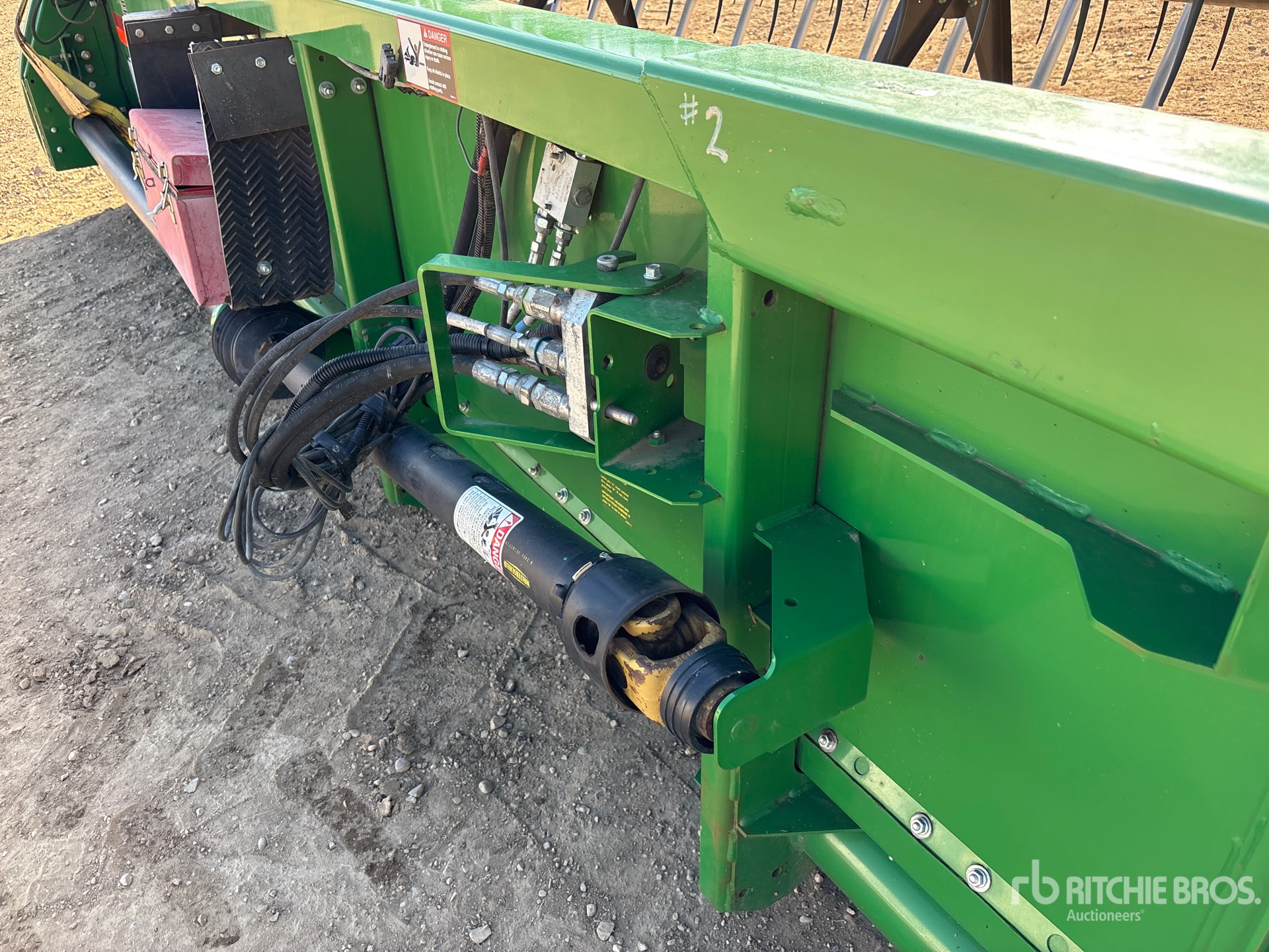 2017 John Deere 635F