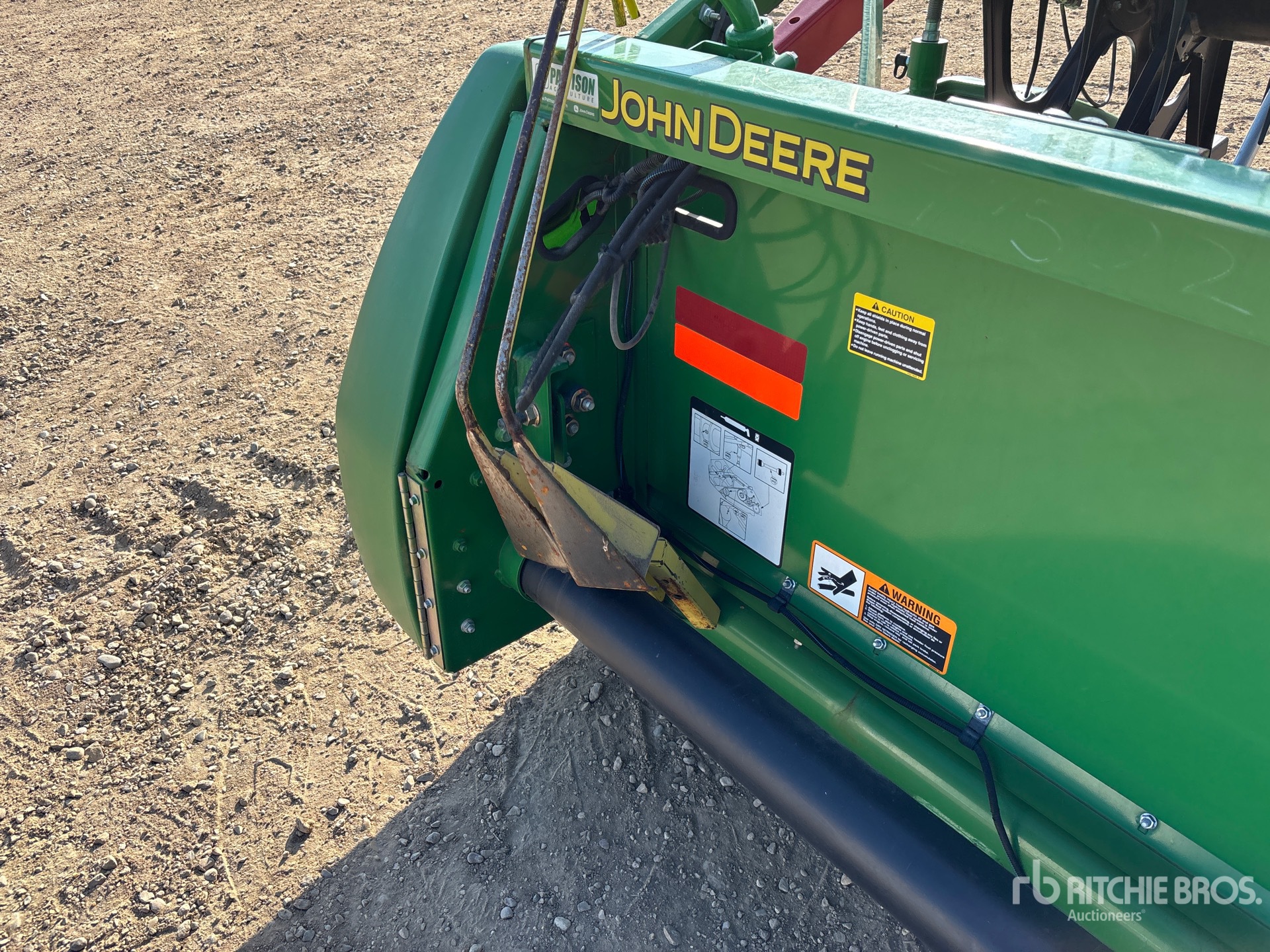 2017 John Deere 635F