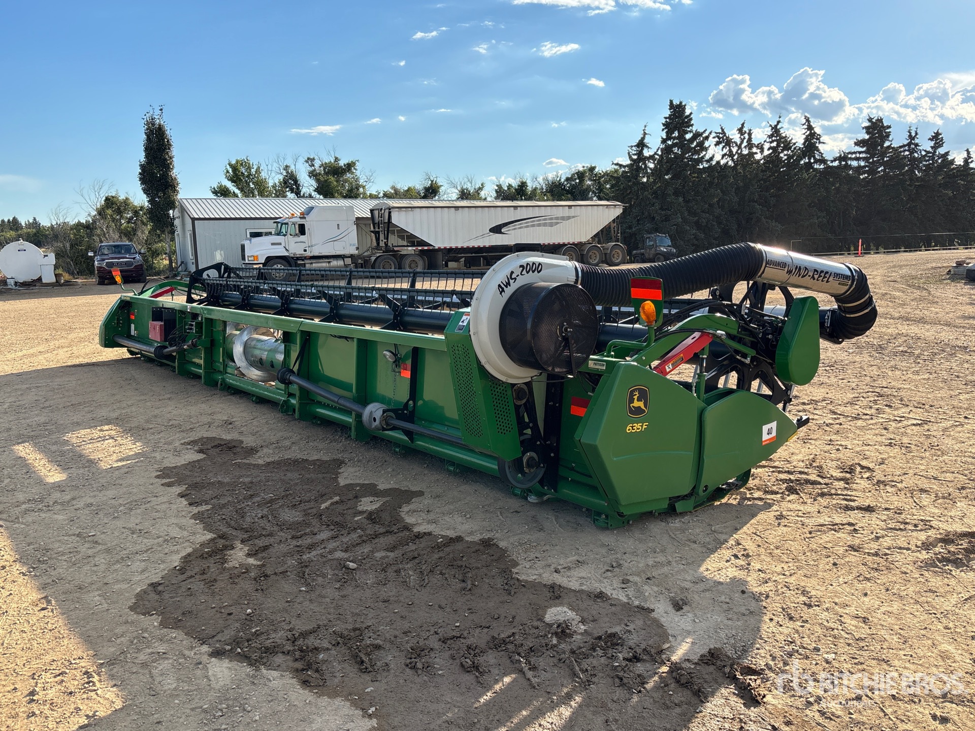 2017 John Deere 635F