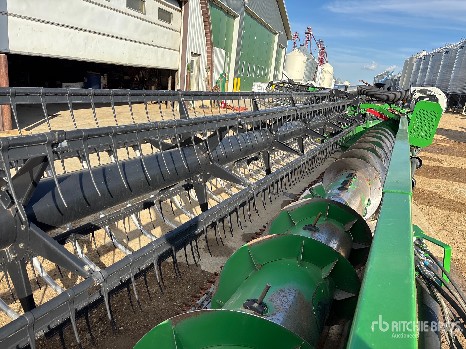 2017 John Deere 635F
