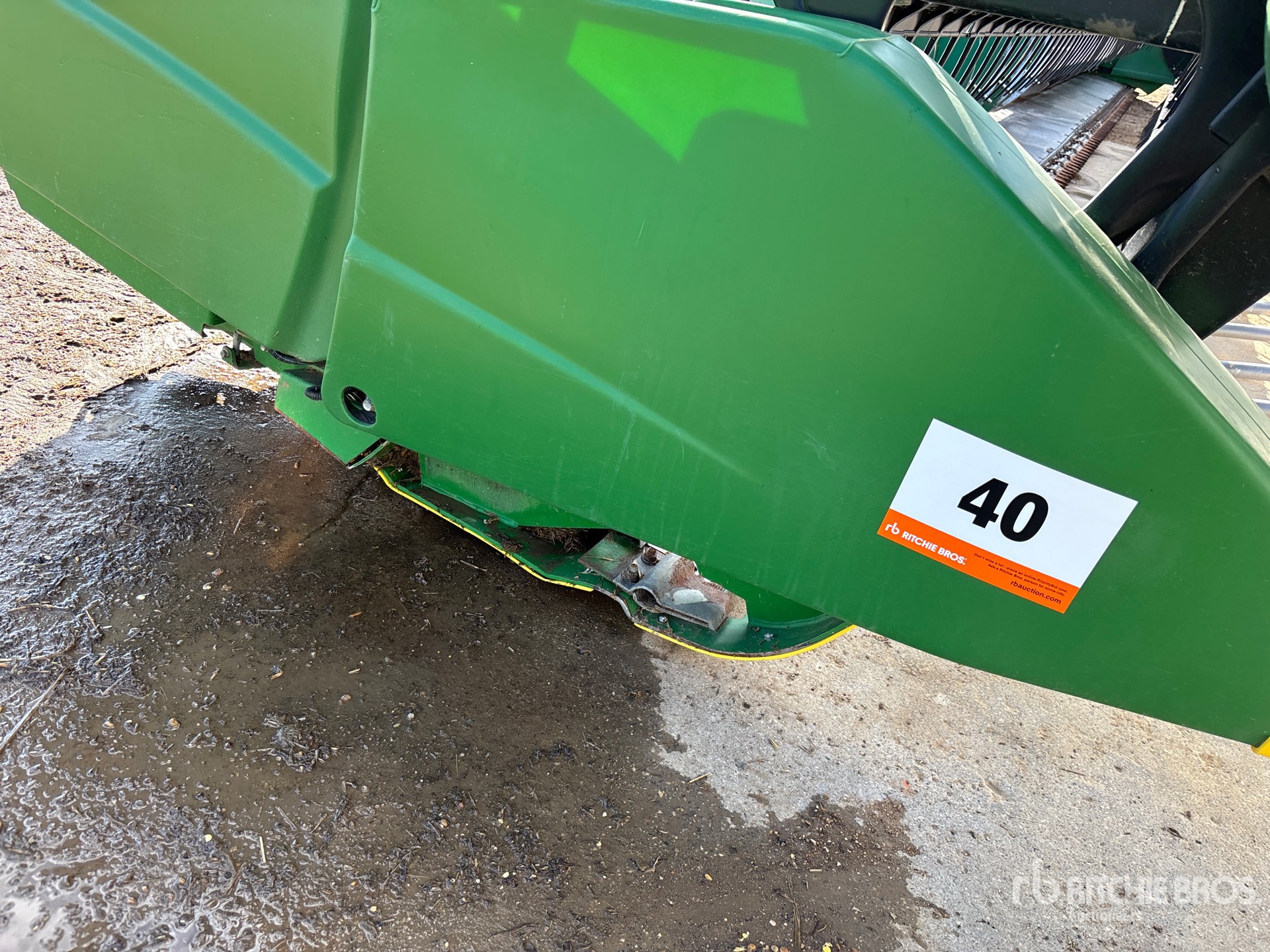 2017 John Deere 635F