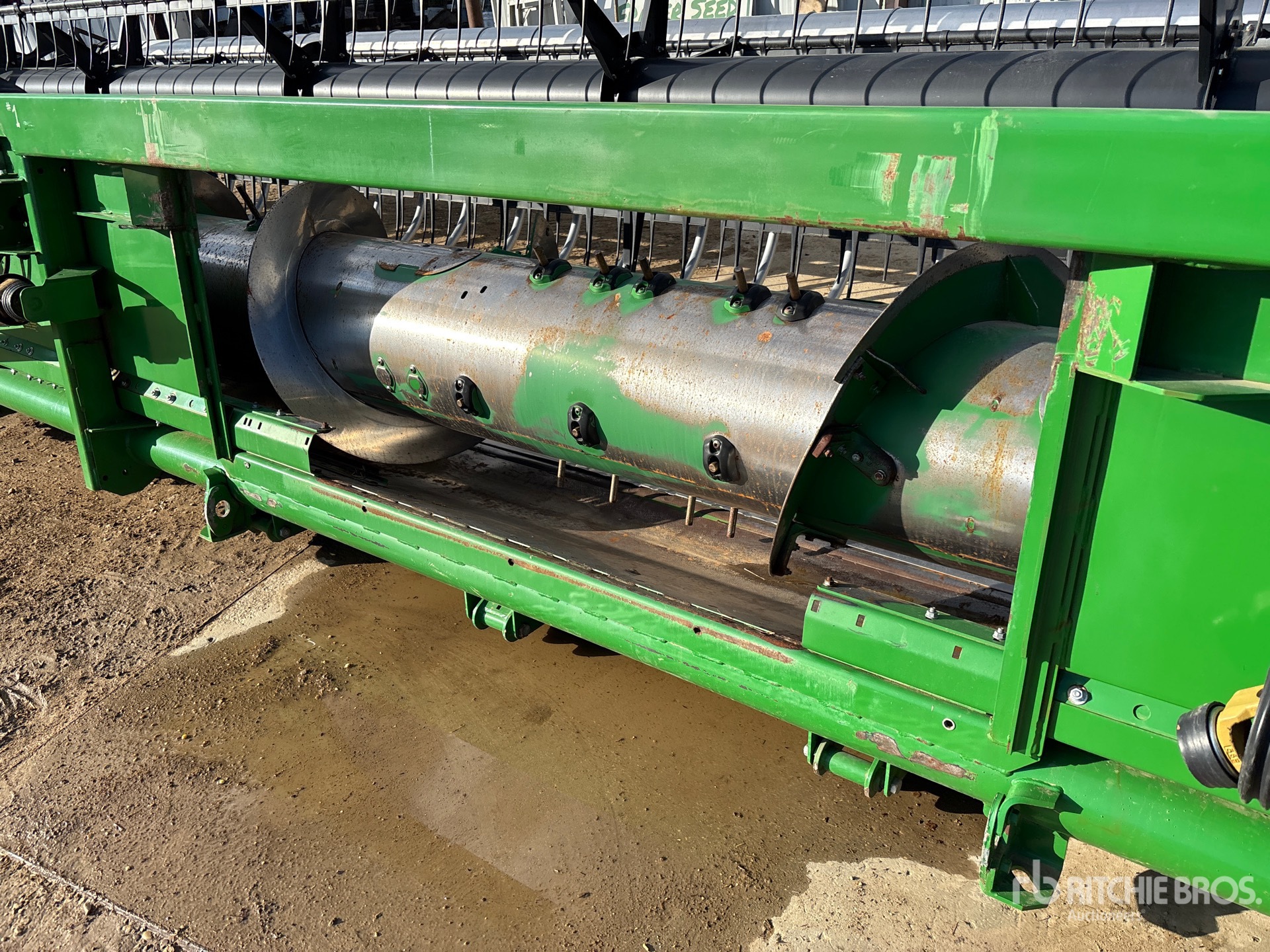 2017 John Deere 635F