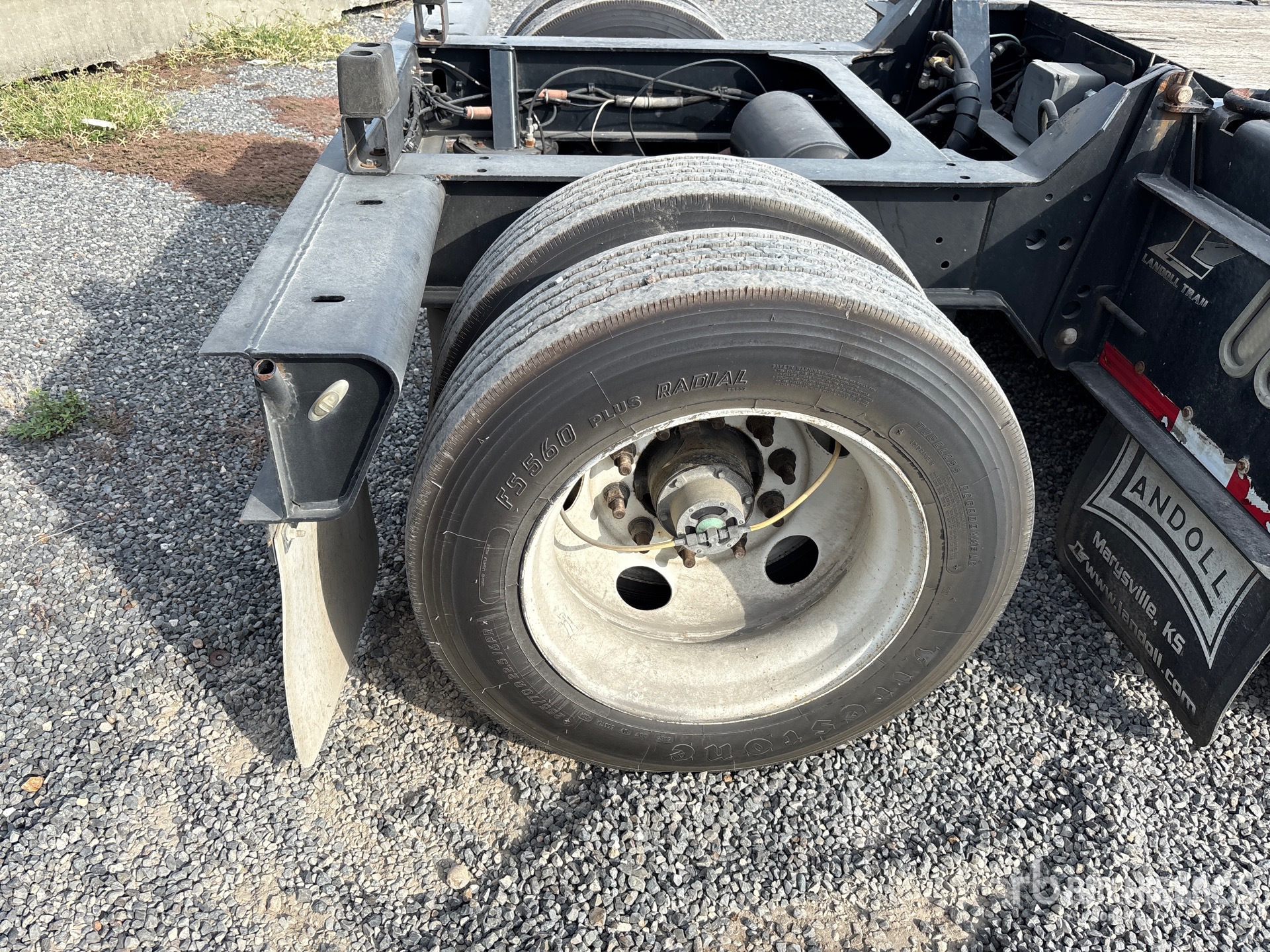 2019 Landoll 835