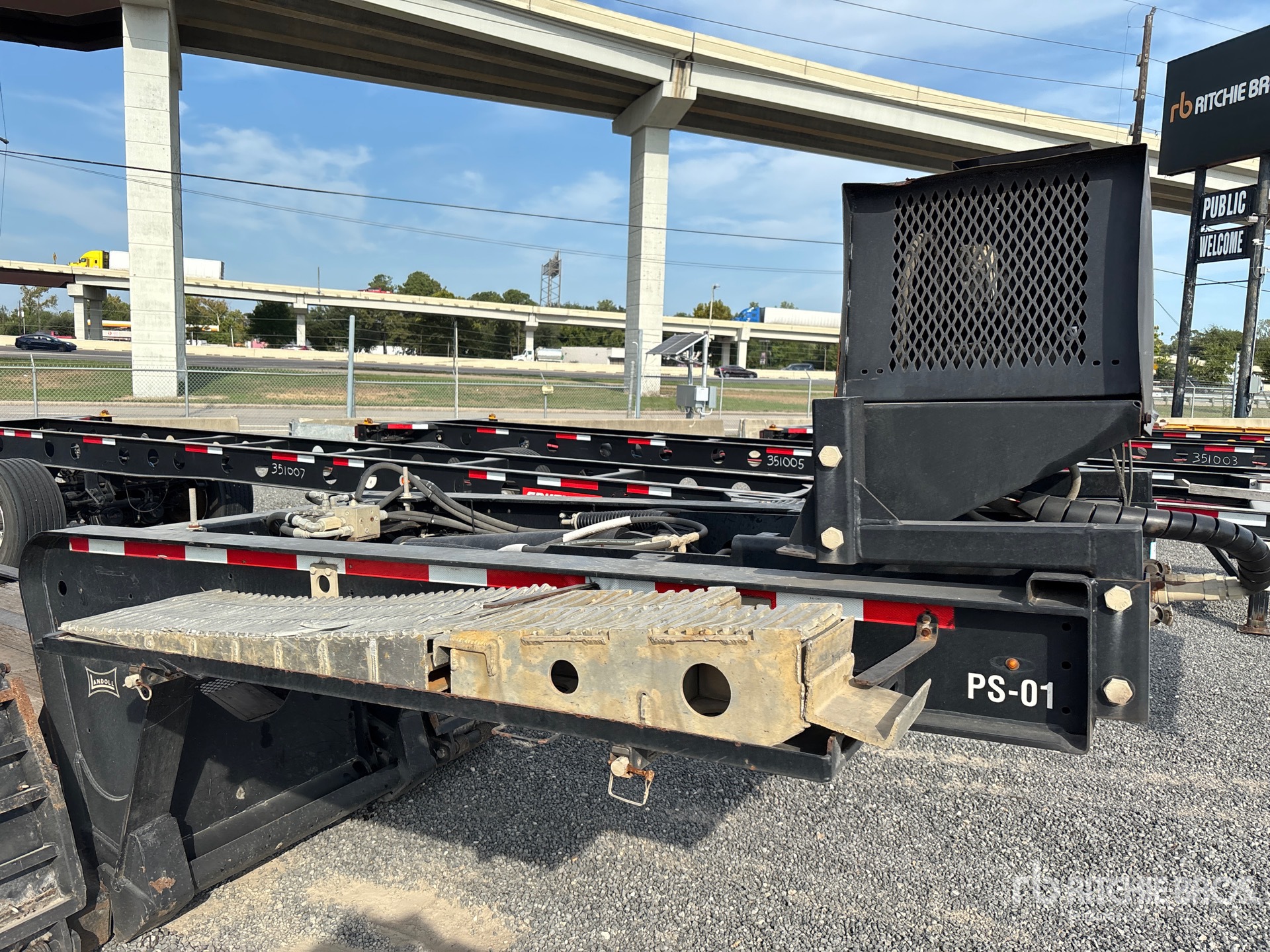 2019 Landoll 835
