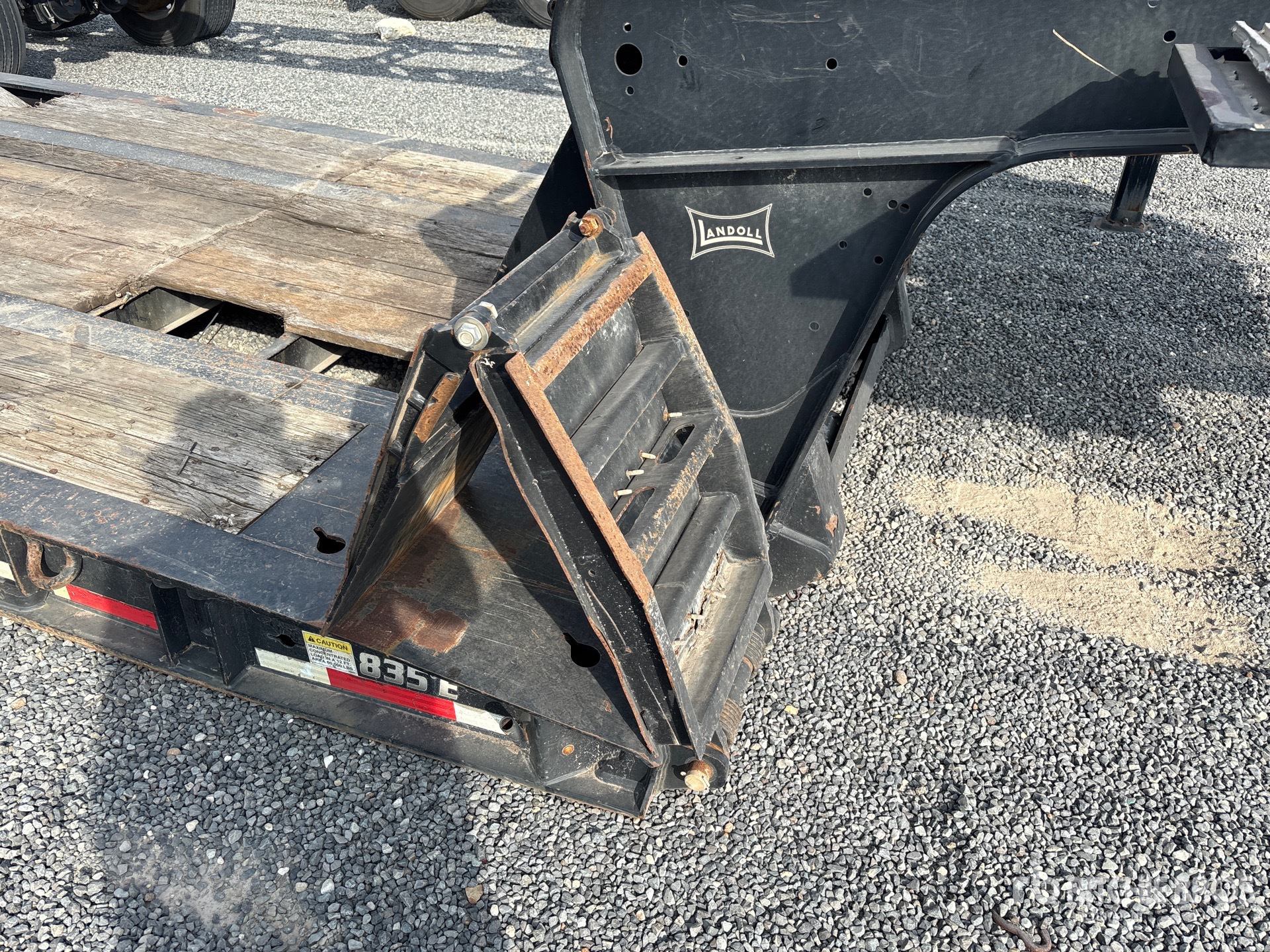 2019 Landoll 835