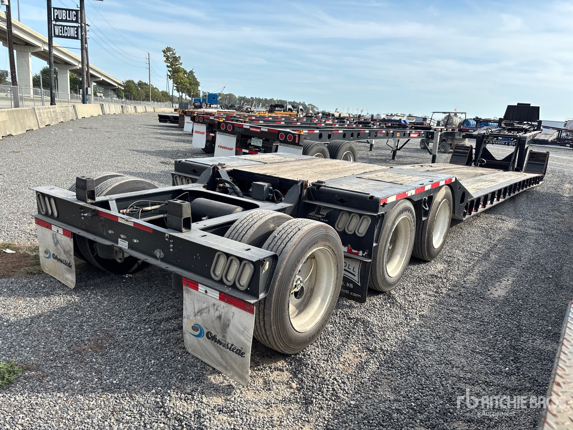 2019 Landoll 835