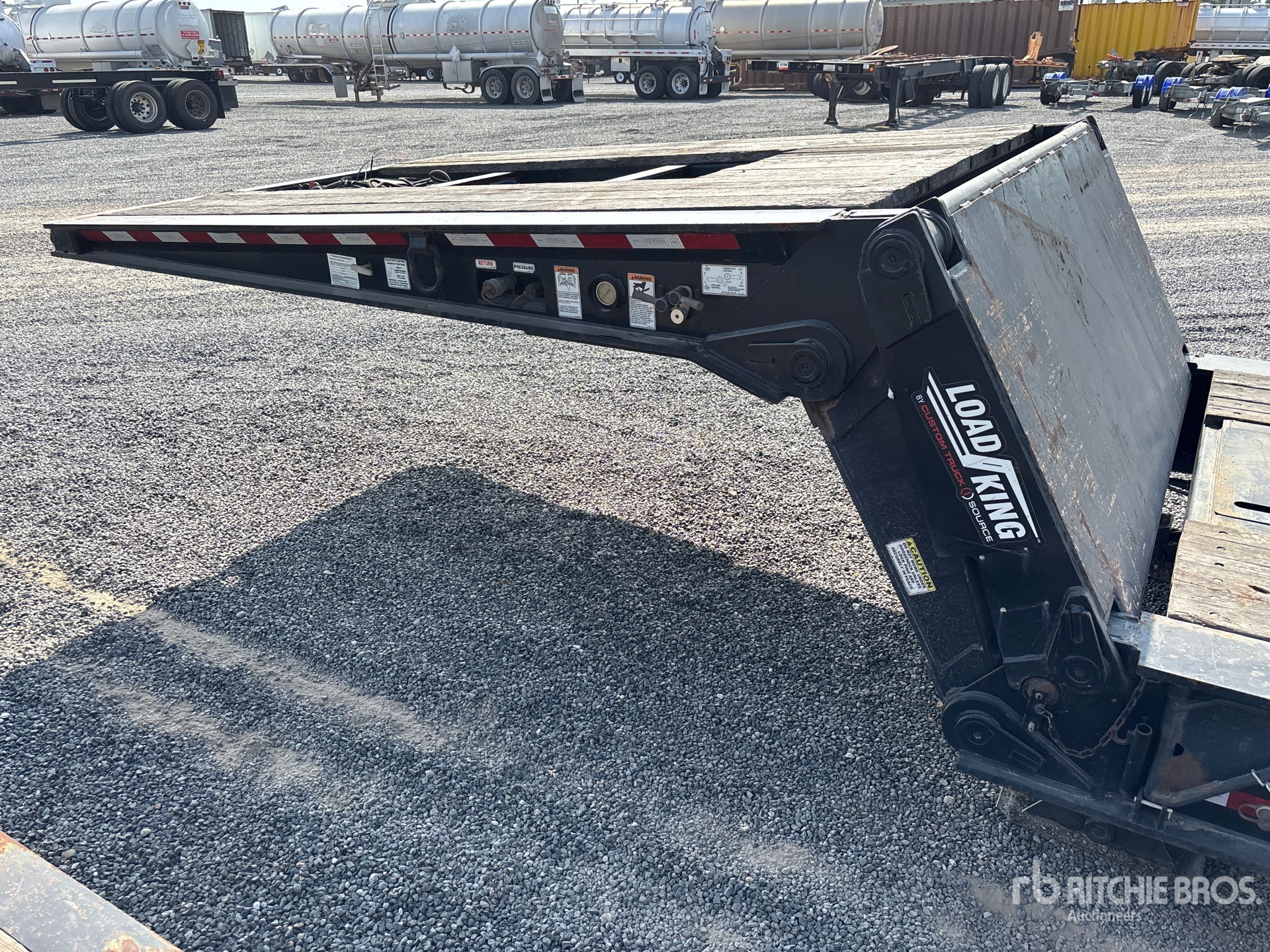 2019 Load King 553