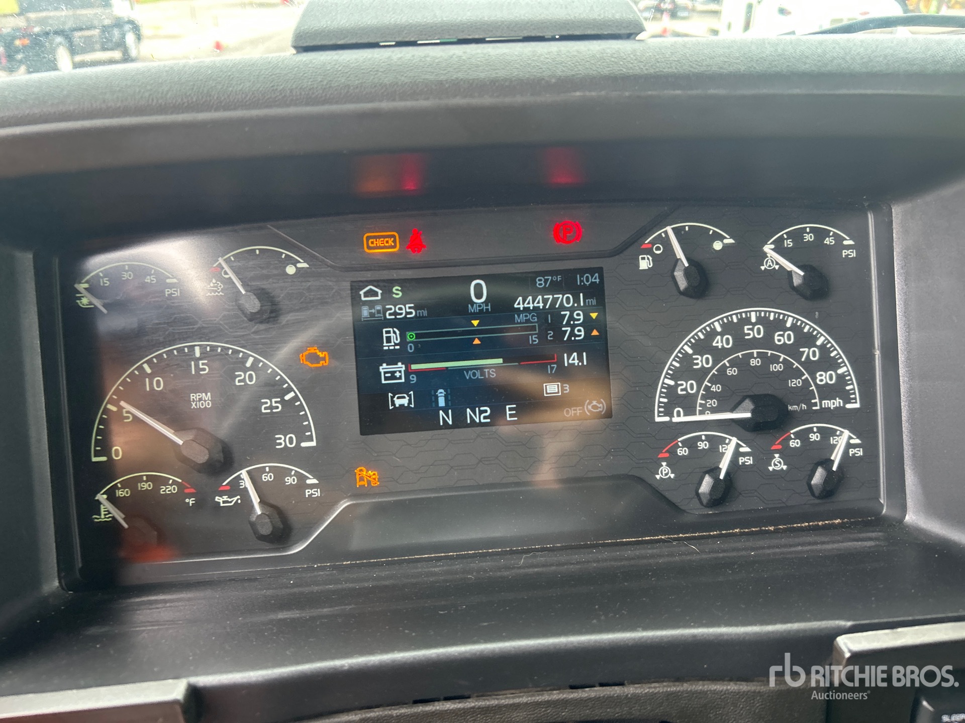 2020 Volvo VNL