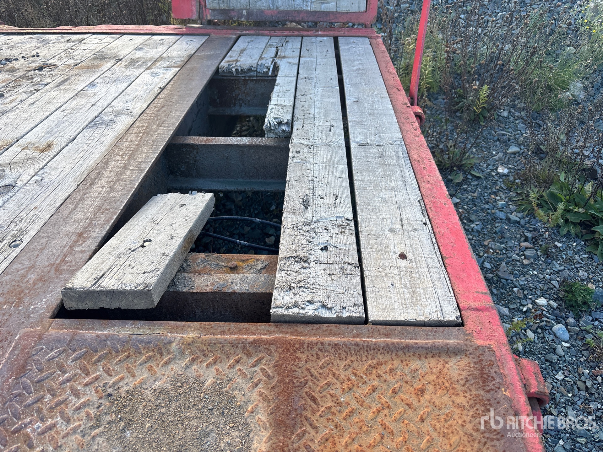 2003 Craig 26 FT T/A