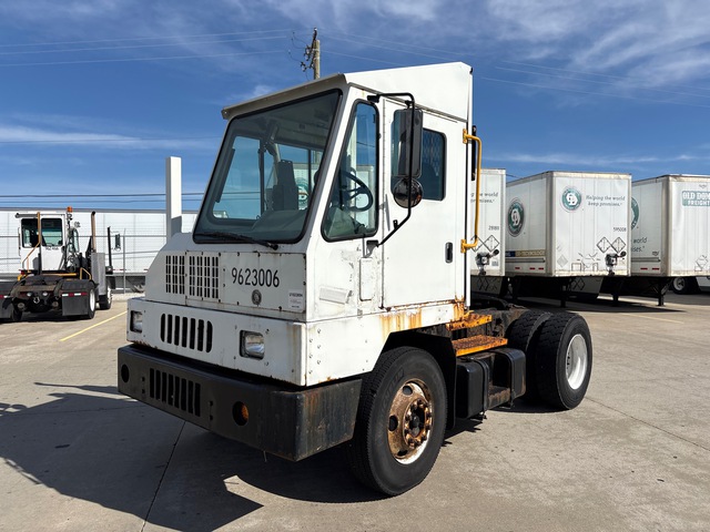 2013 Ottawa 4x2 Spotter Truck