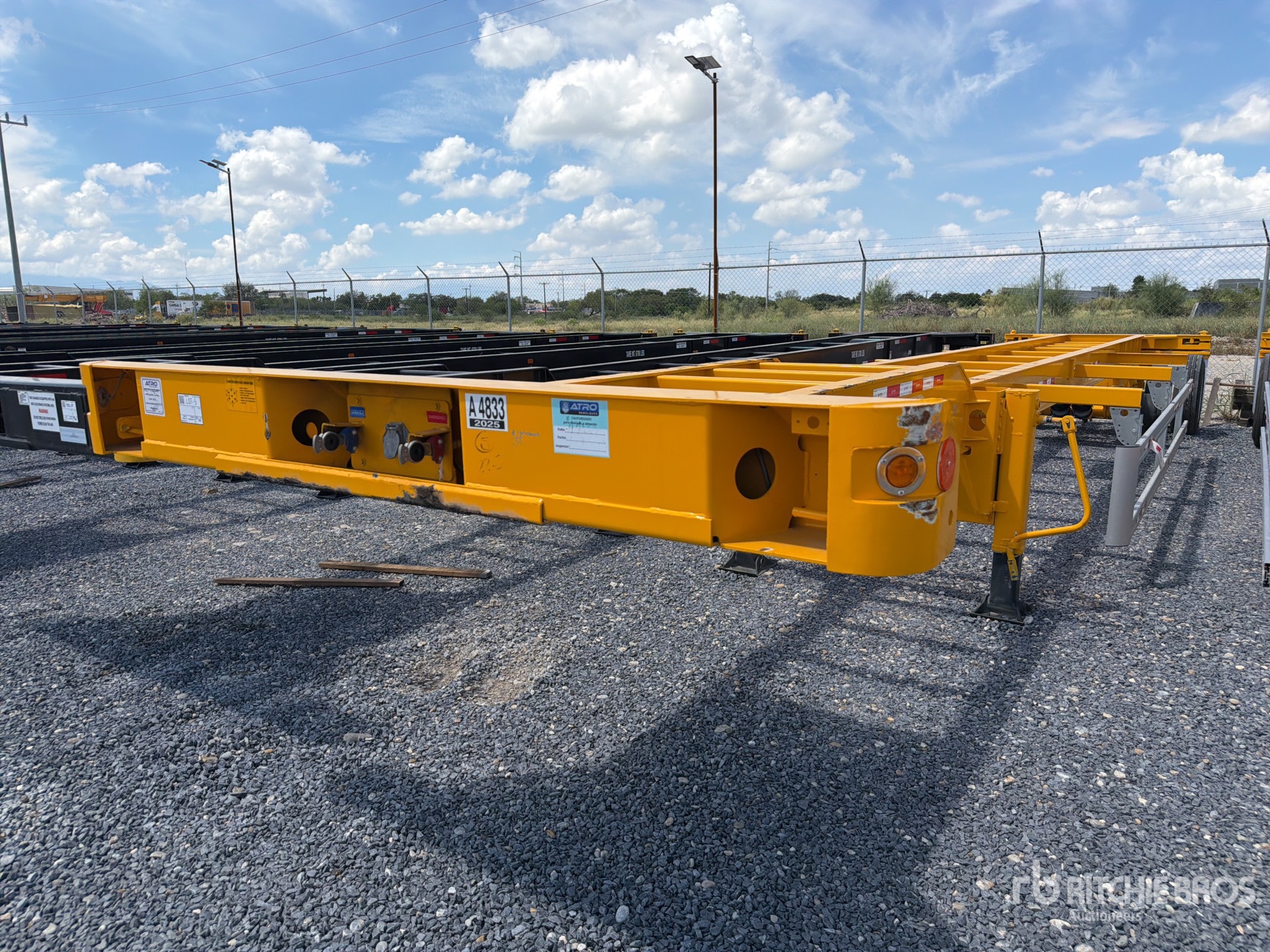Photo of 2027 Atro 40 ft T/A Semirremolque Portaco ...