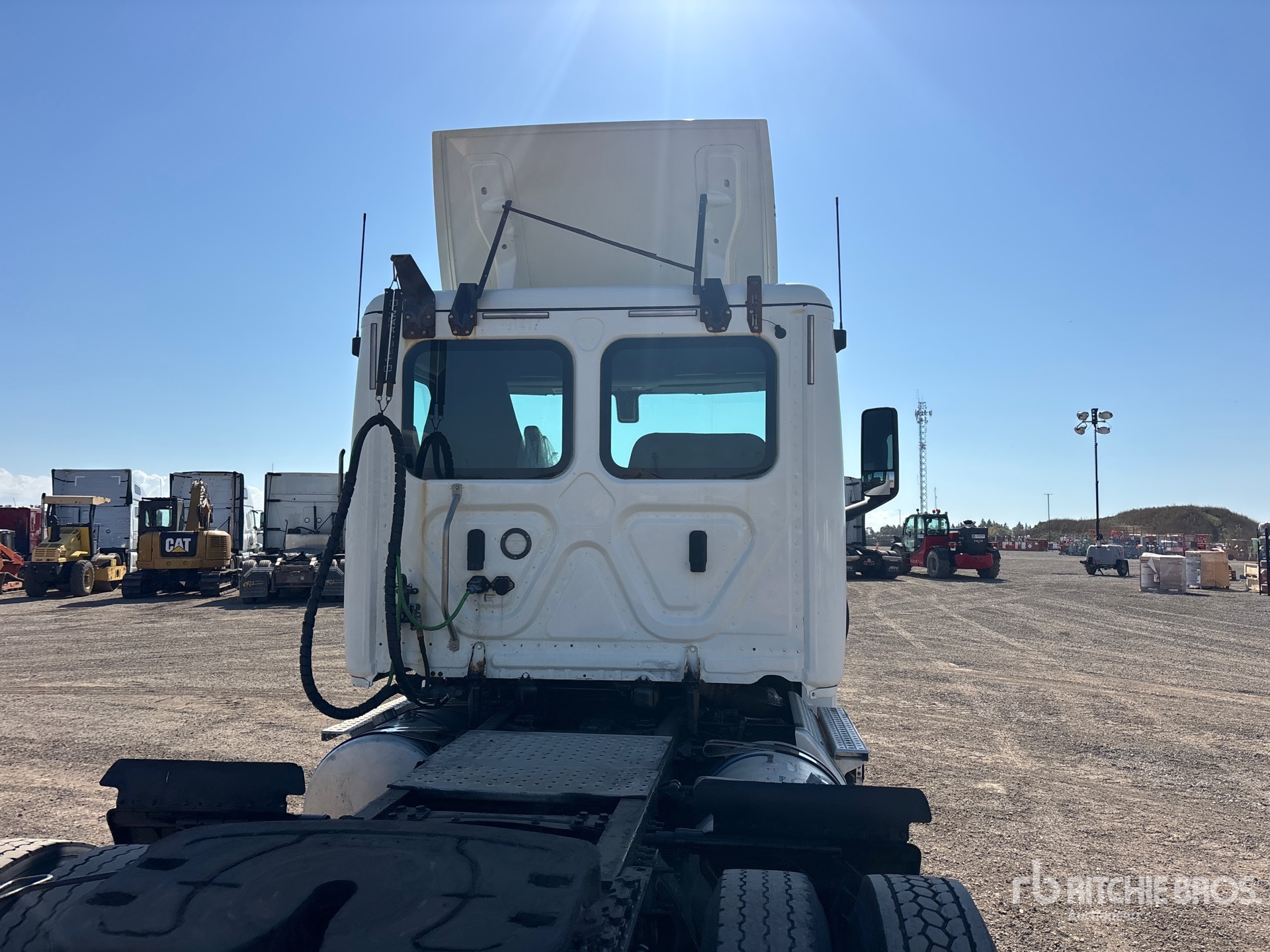 2020 Freightliner CASCADIA 126