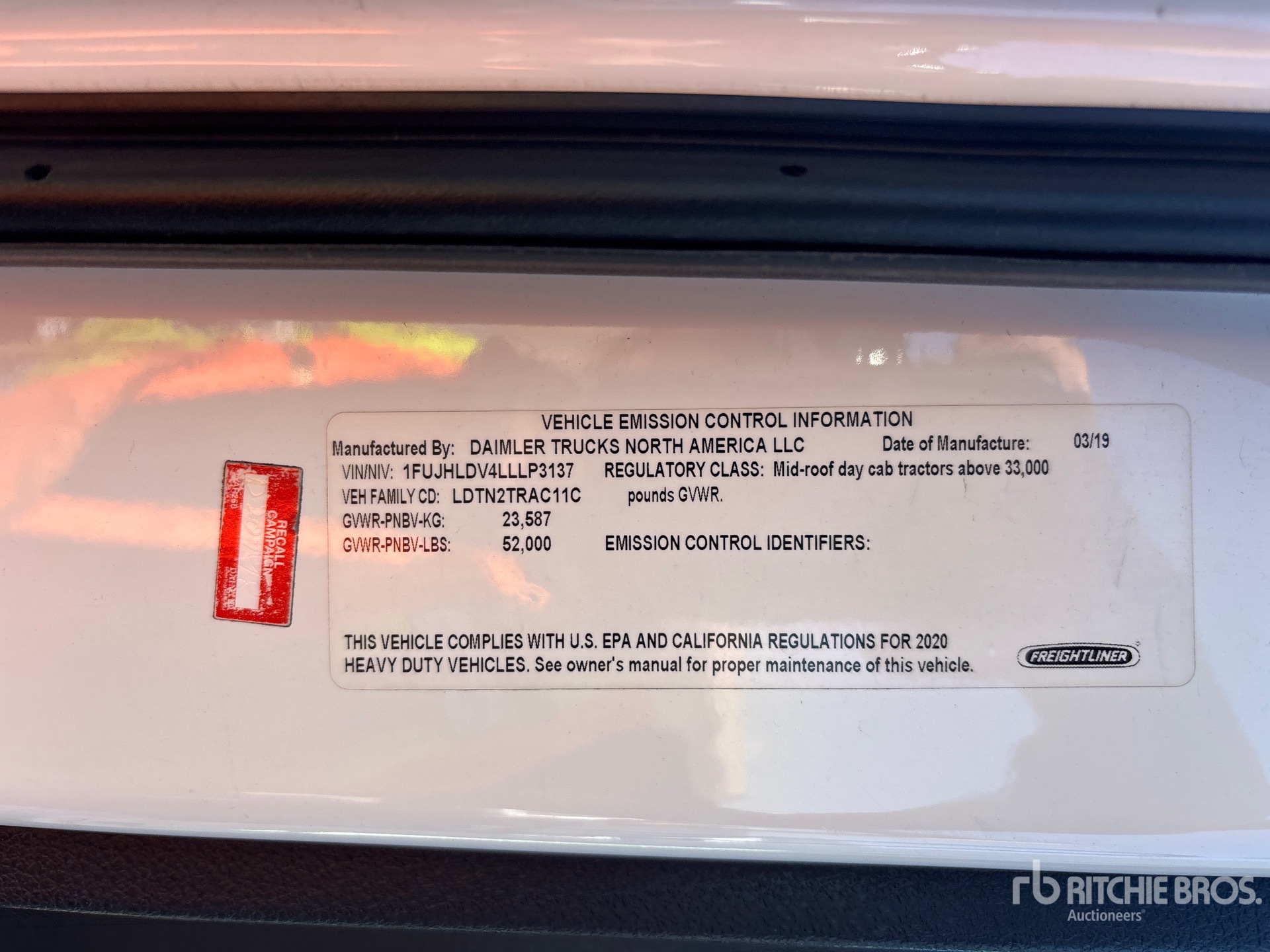 2020 Freightliner CASCADIA 126