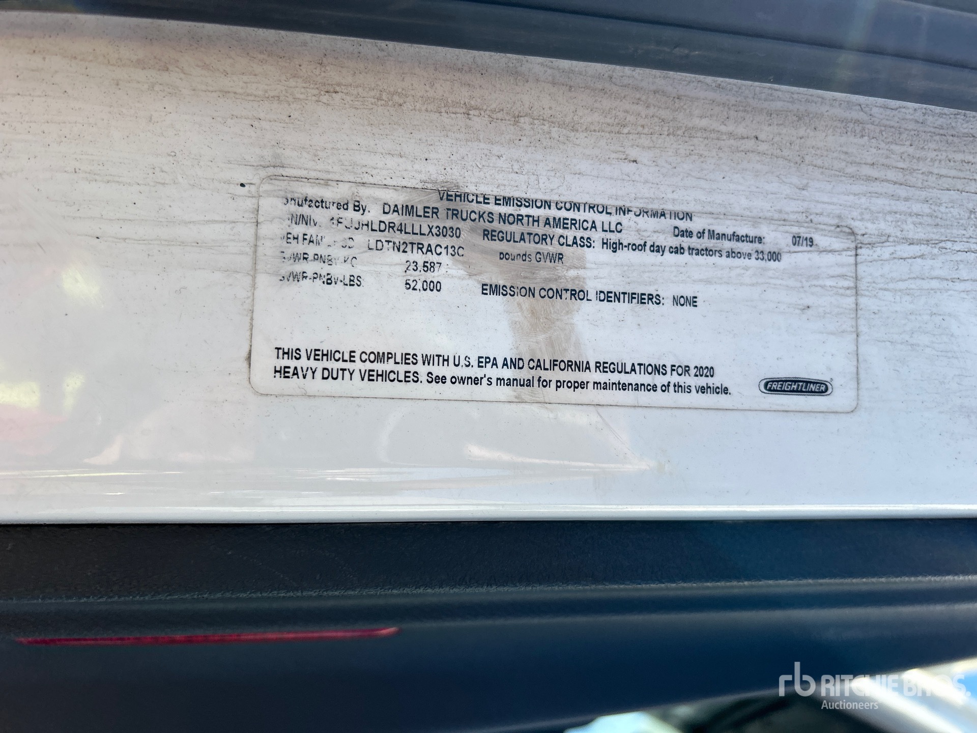 2020 Freightliner CASCADIA 126