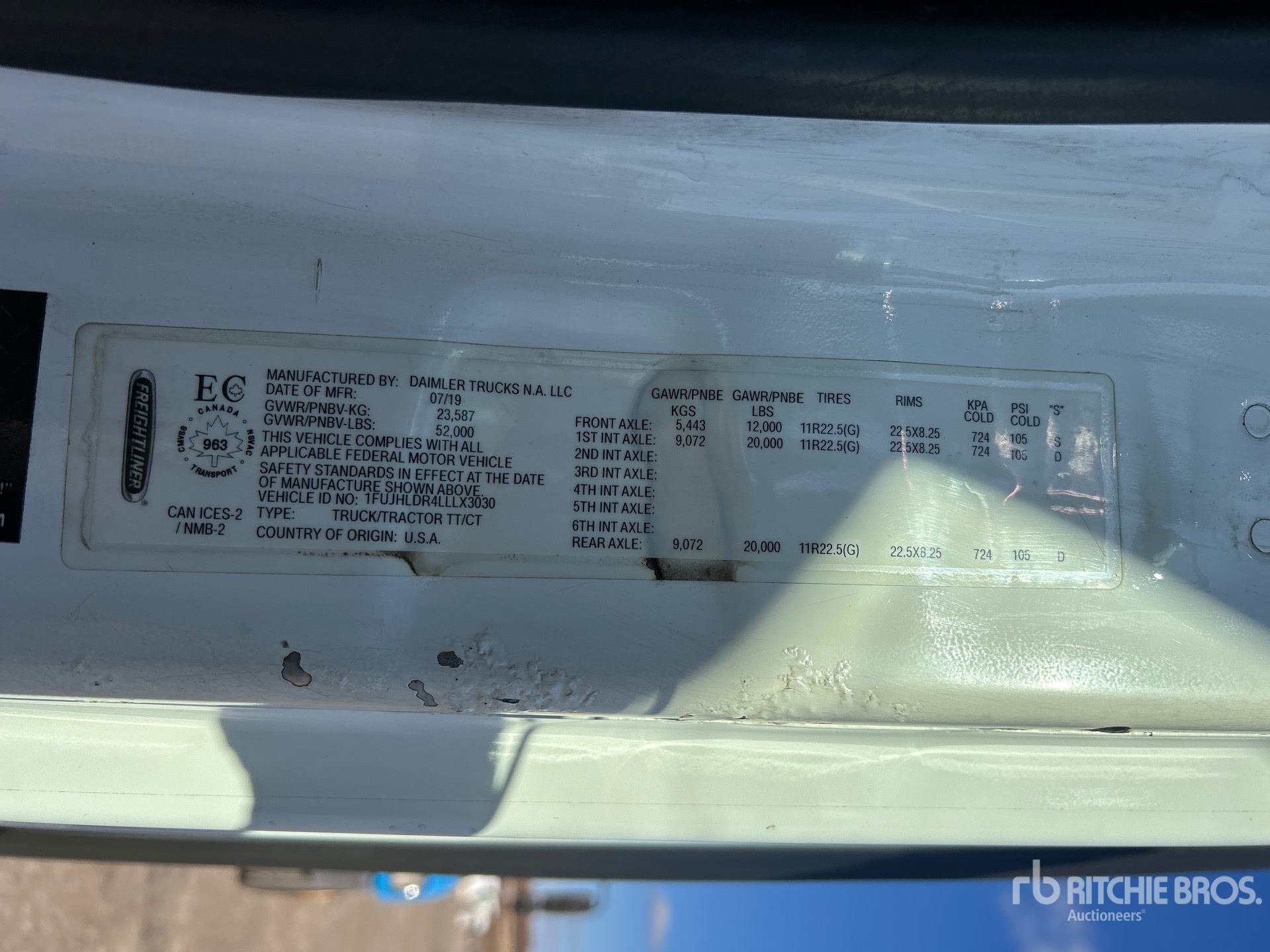 2020 Freightliner CASCADIA 126