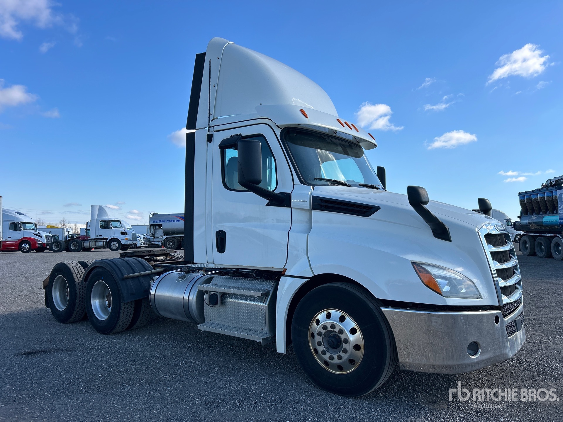 2020 Freightliner CASCADIA 126