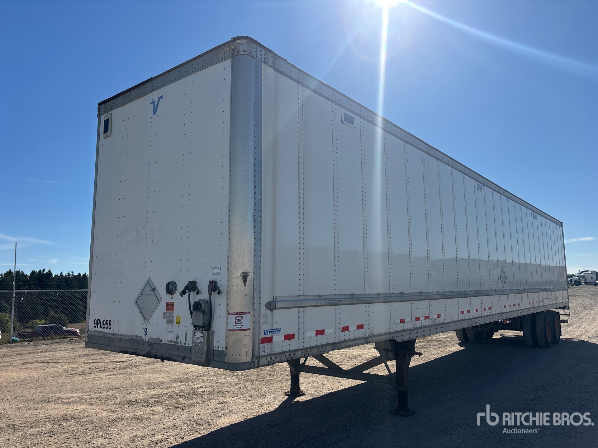 Photo of 2015 Vanguard 53 ft x 102 in T/A