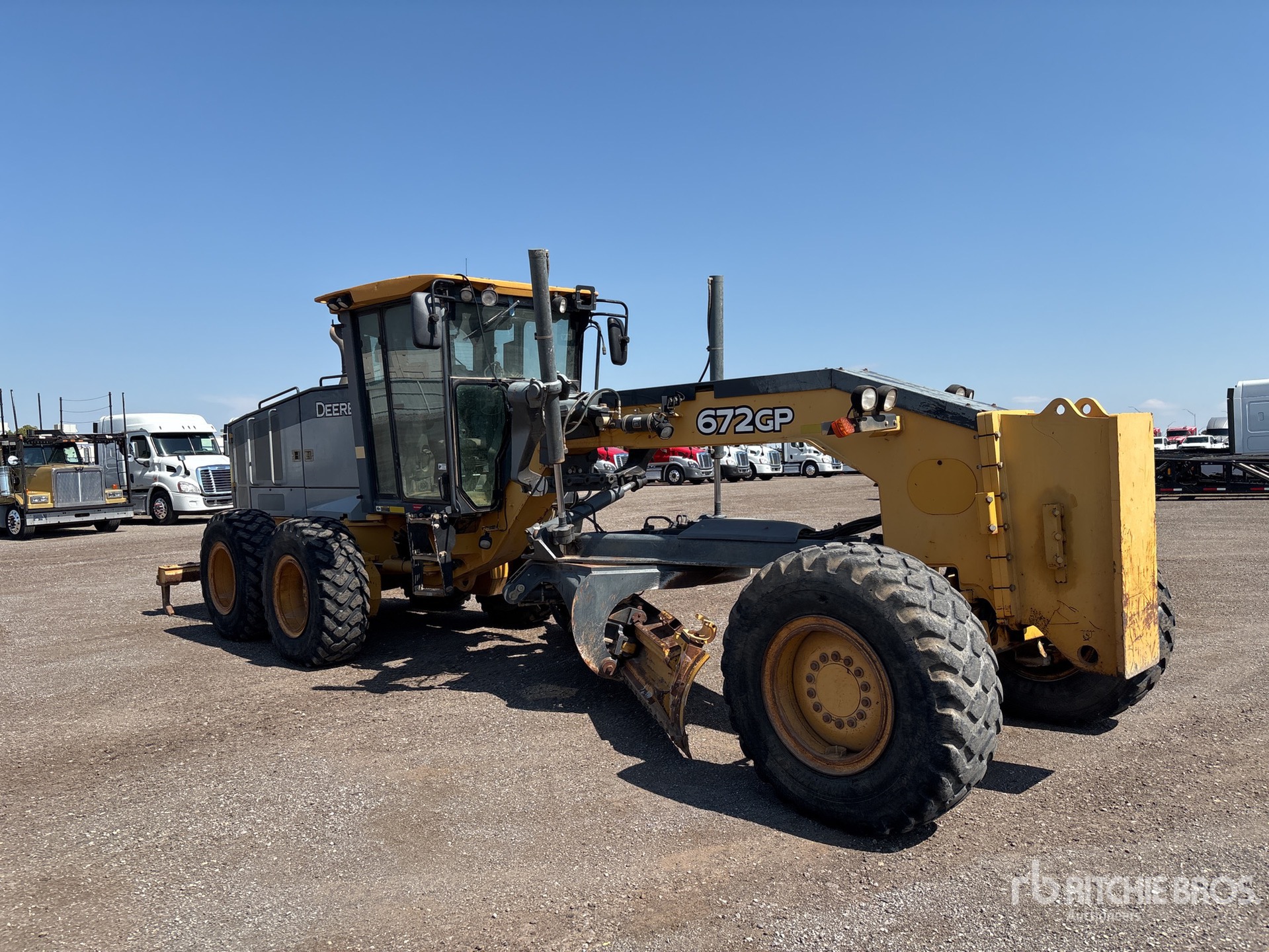 2013 John Deere 672G