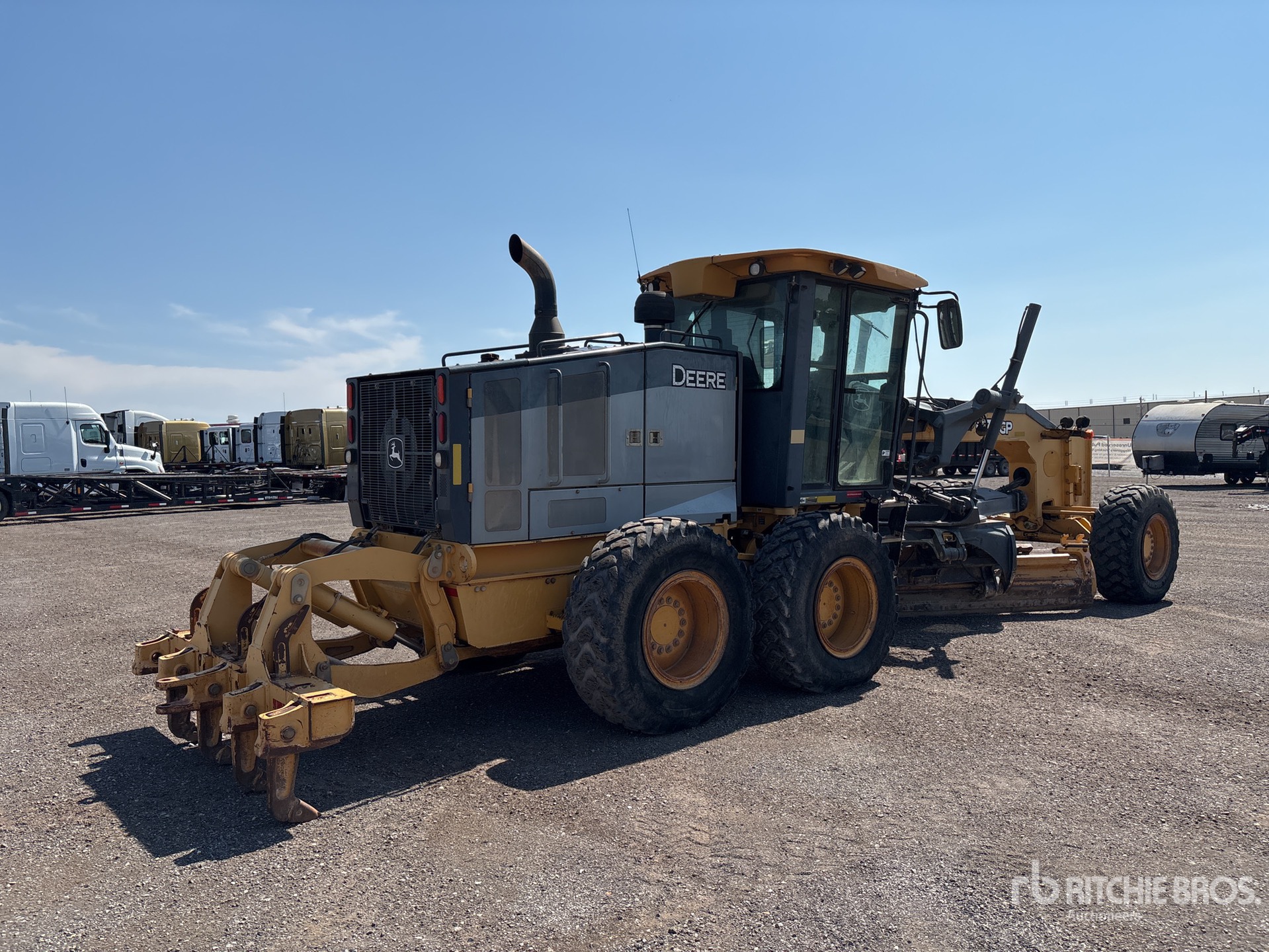 2013 John Deere 672G
