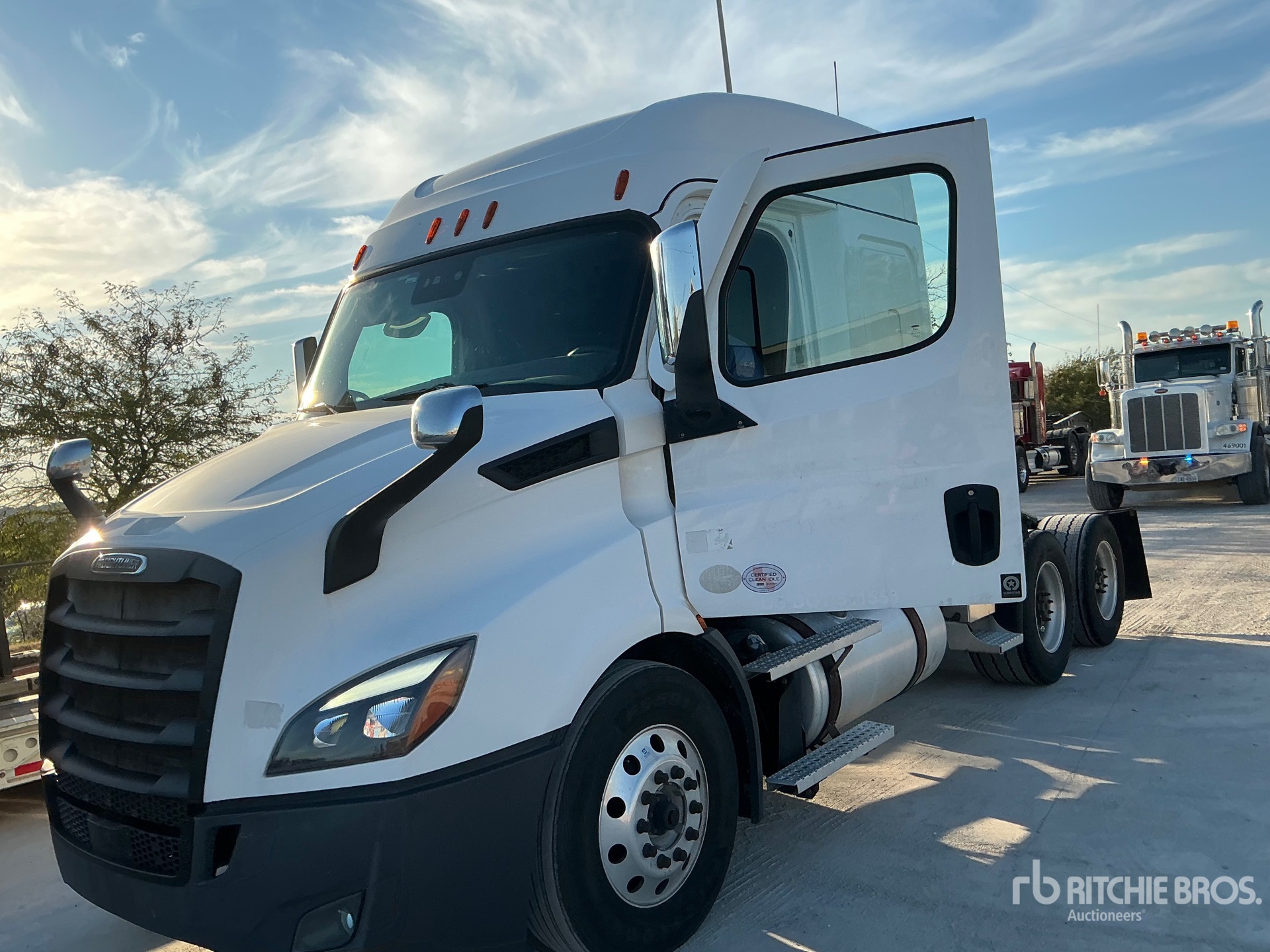 2021 Freightliner CASCADIA 116