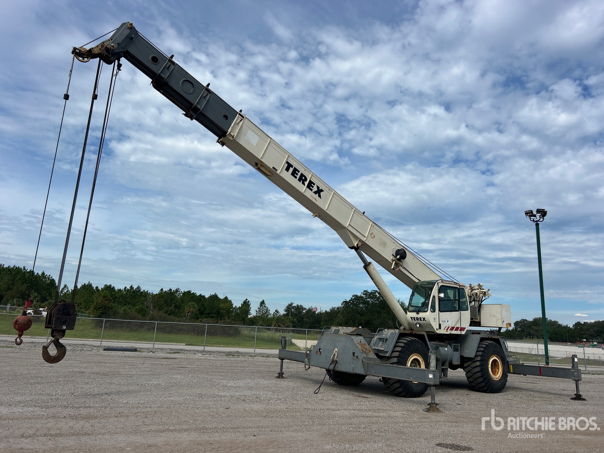 2002 Terex RT 555