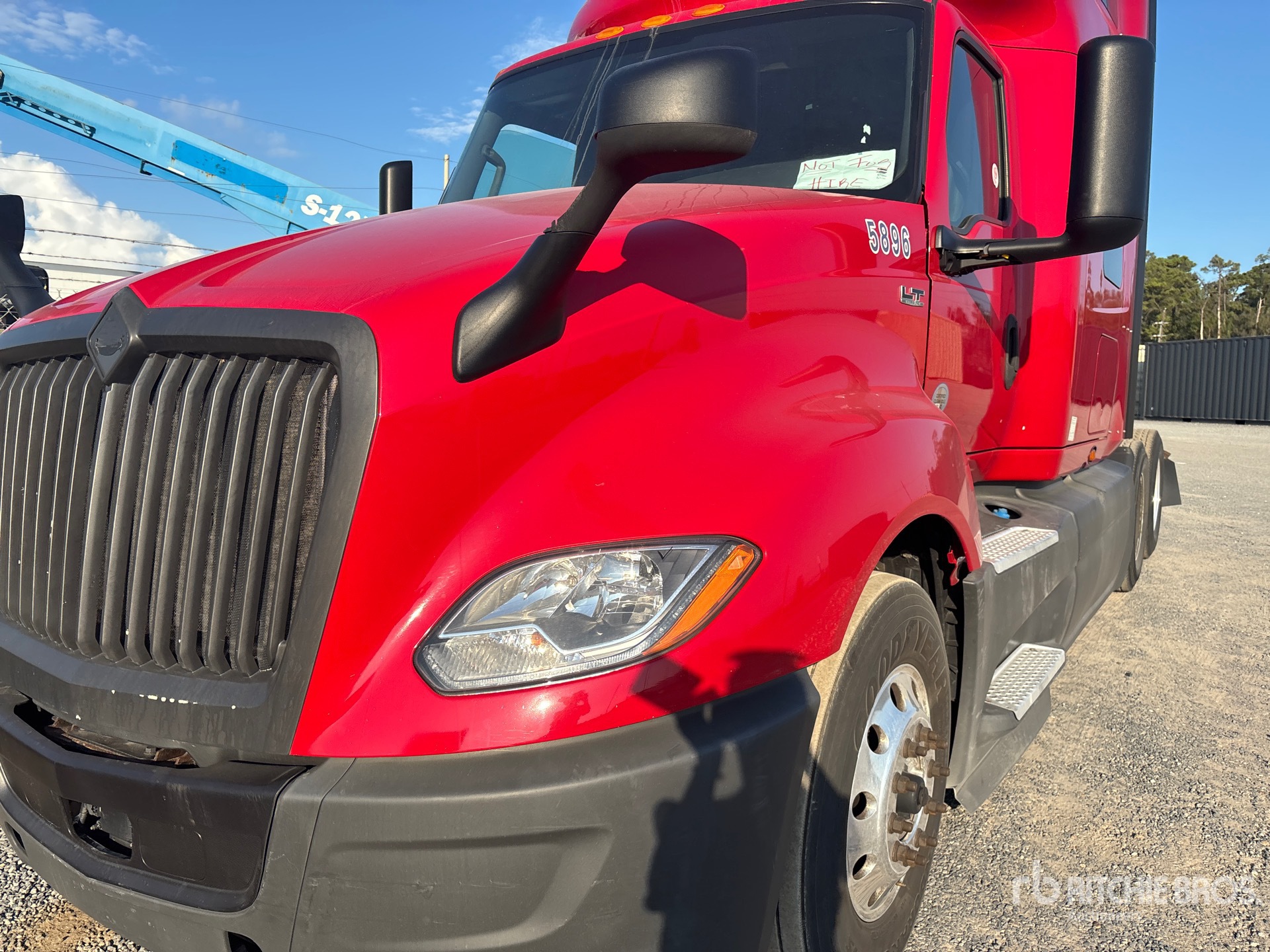 2022 International LT625