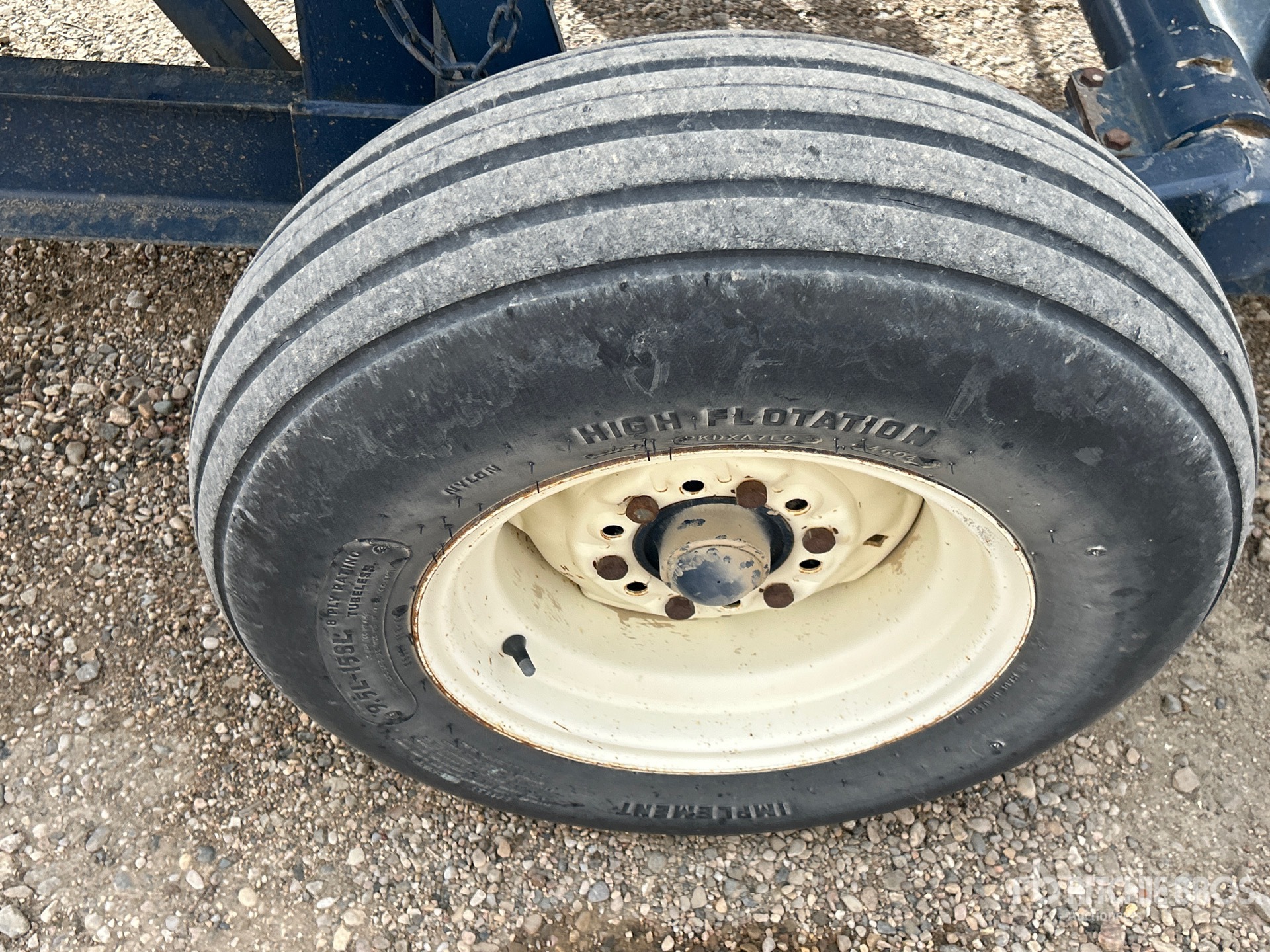 Free Form 6000 GAL TOW-BEHIND S/A