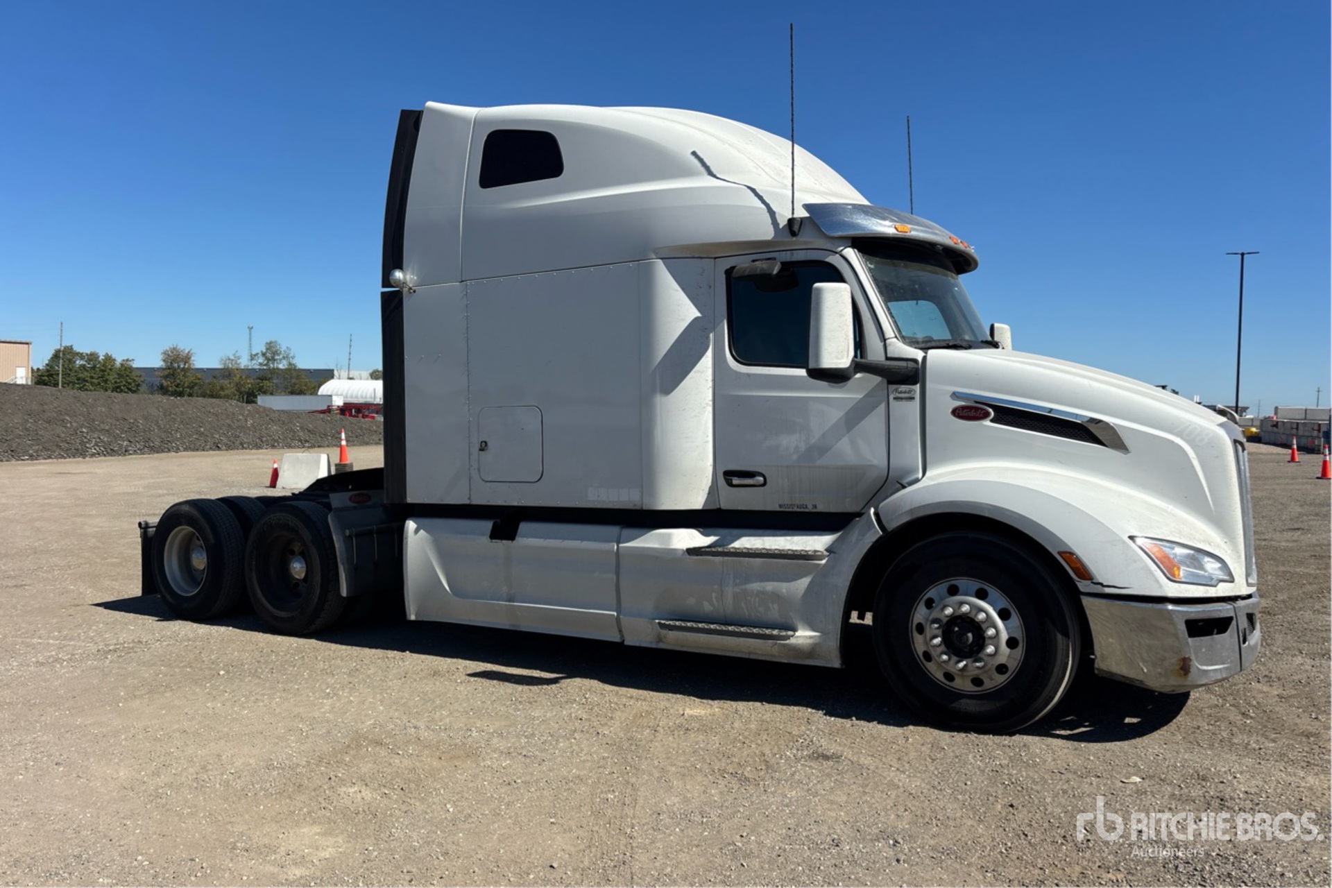 2023 Peterbilt 579