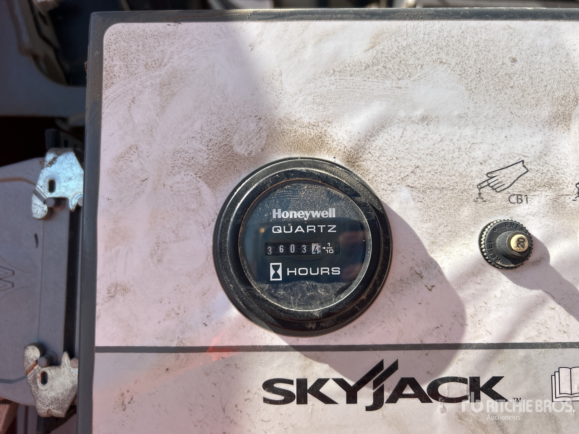 Skyjack SJ86T