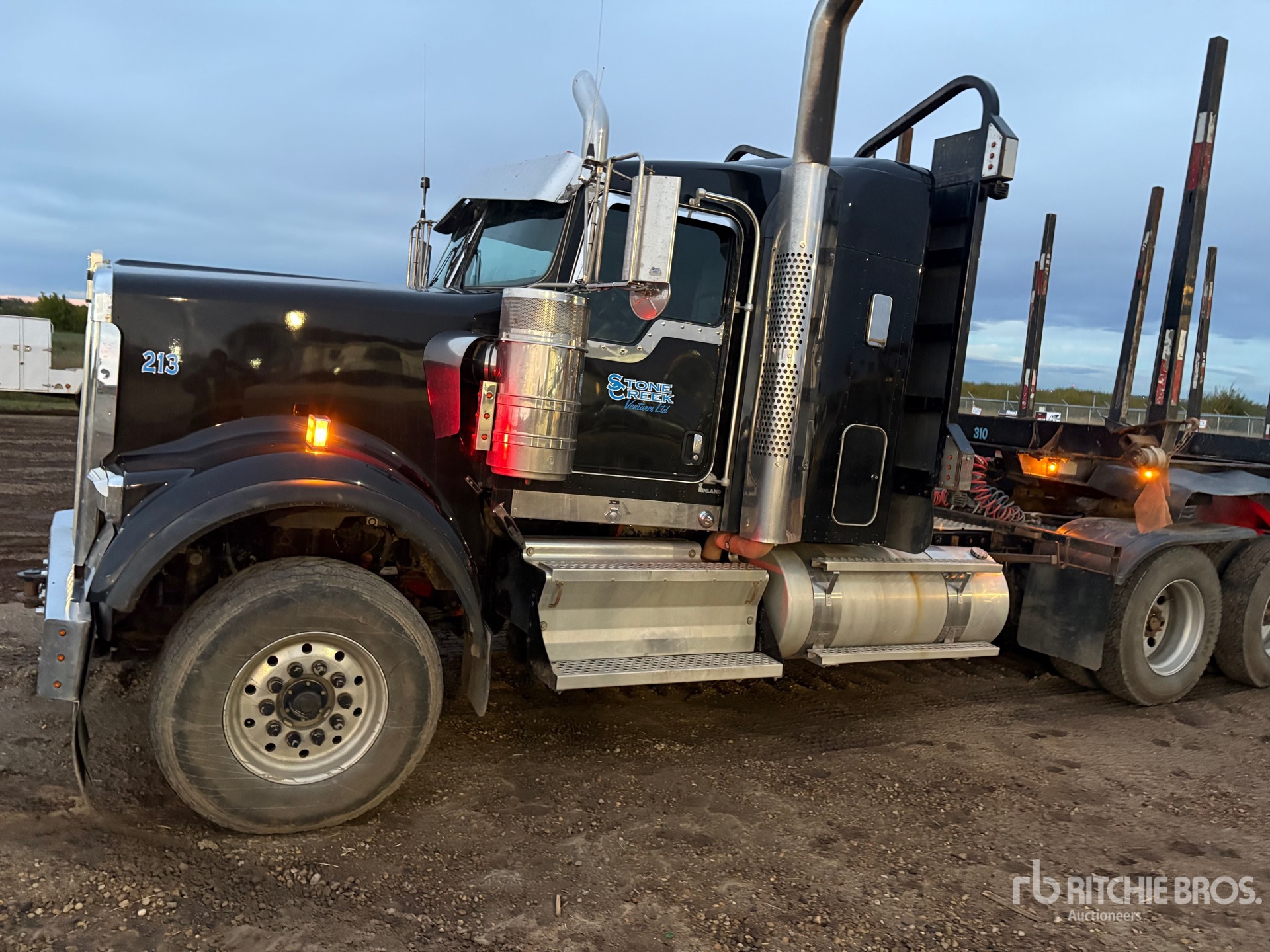 2021 Kenworth W900