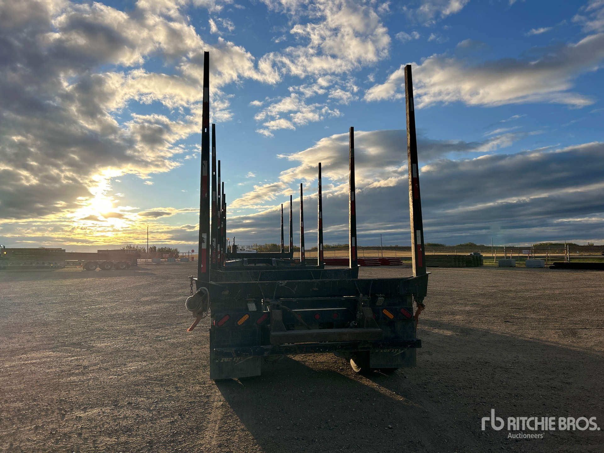 2019 Freflyt Tri/A Hayrack