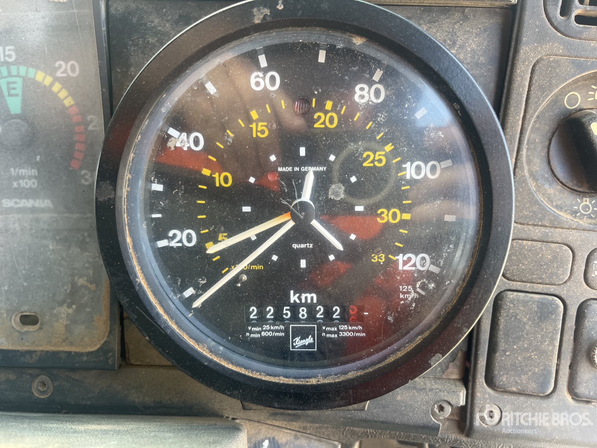 1989 Scania P113M