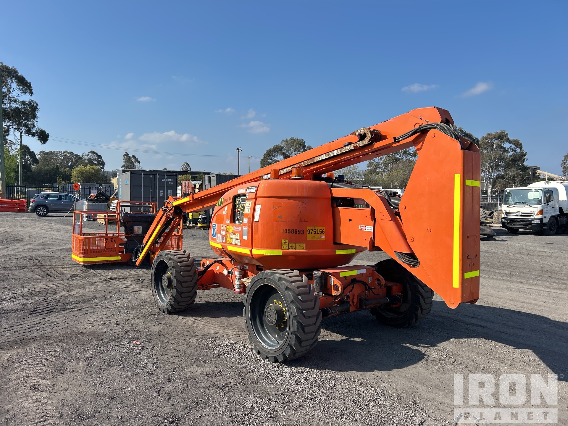 2011 JLG 600AJ