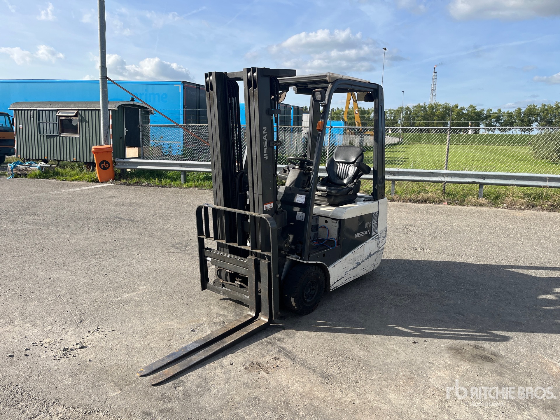 Photo of 2010 Nissan 1N1L15Q