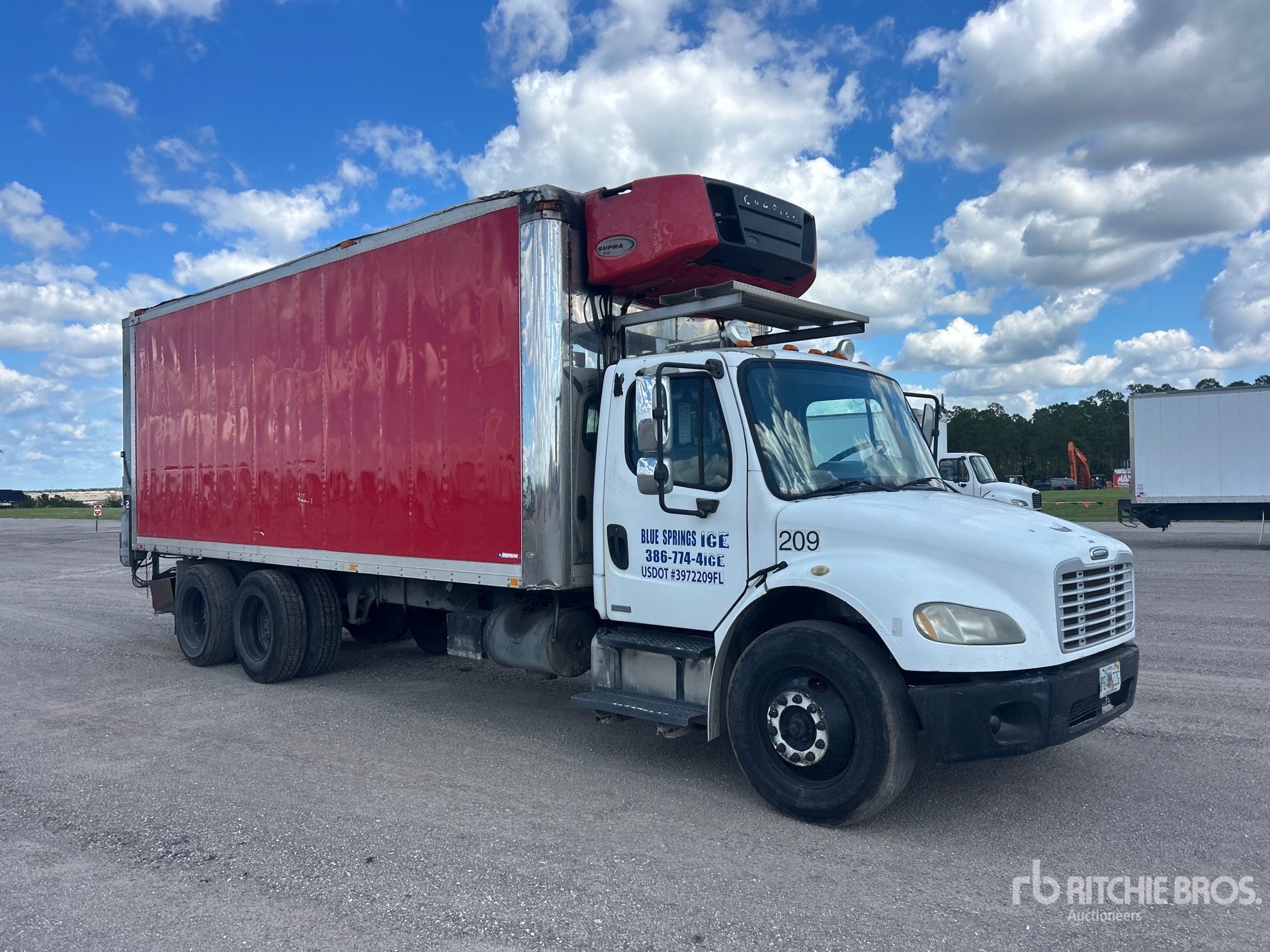 2005 Freightliner M2 106