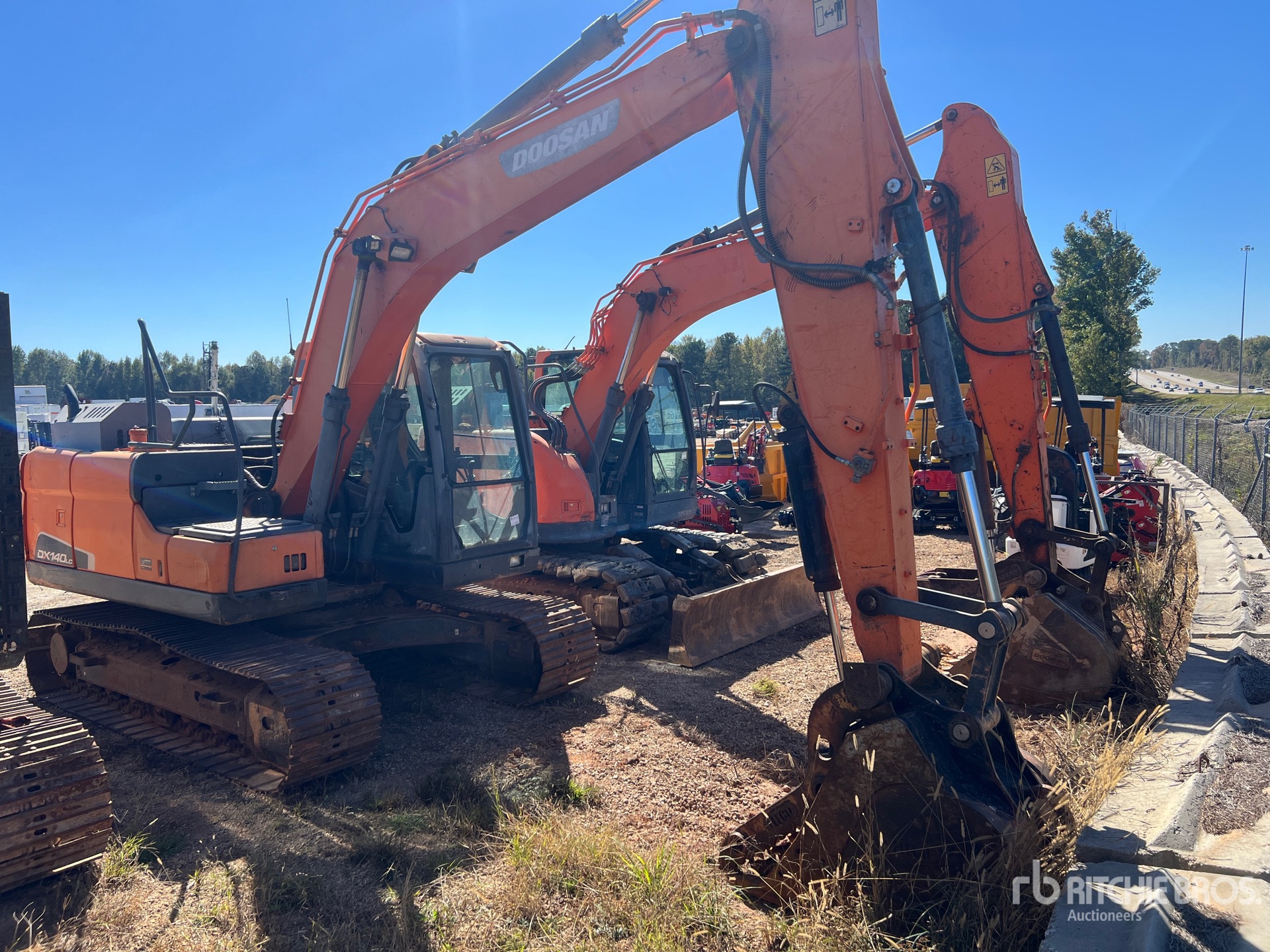 2015 Doosan DX140LC
