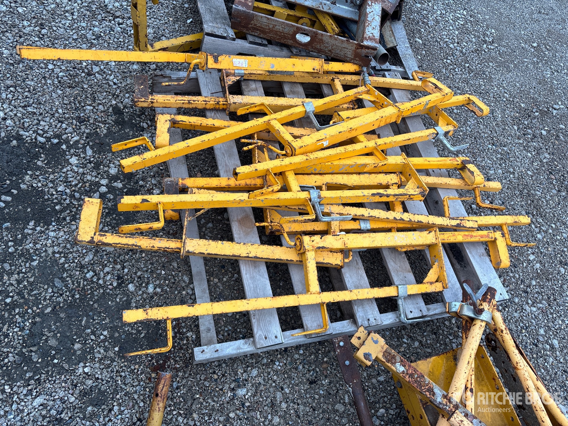 Gomaco QUANTITY OF BRIDGE DECK PARTS